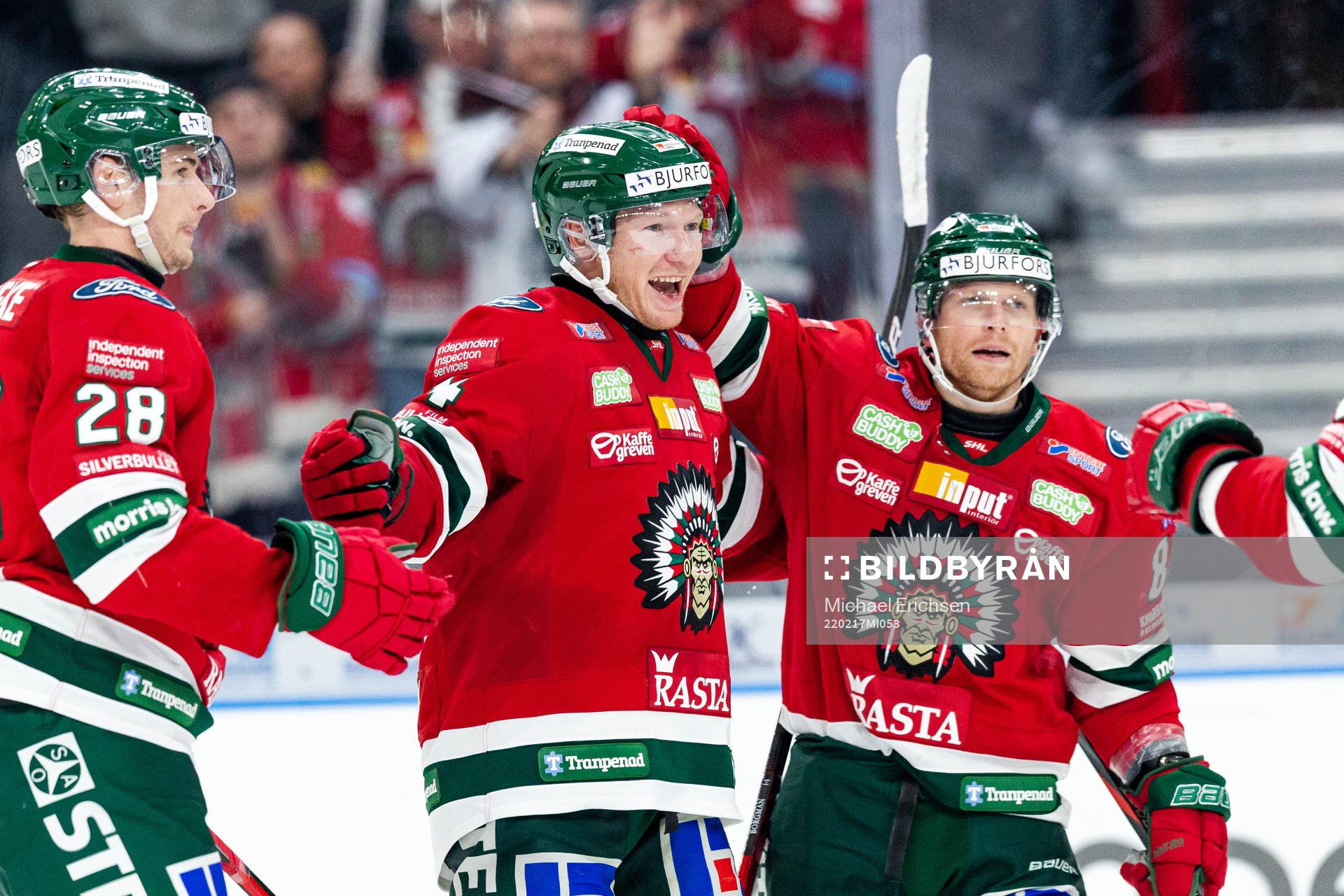 Frölundas Andreas Borgman jublar med Johan Sundström och