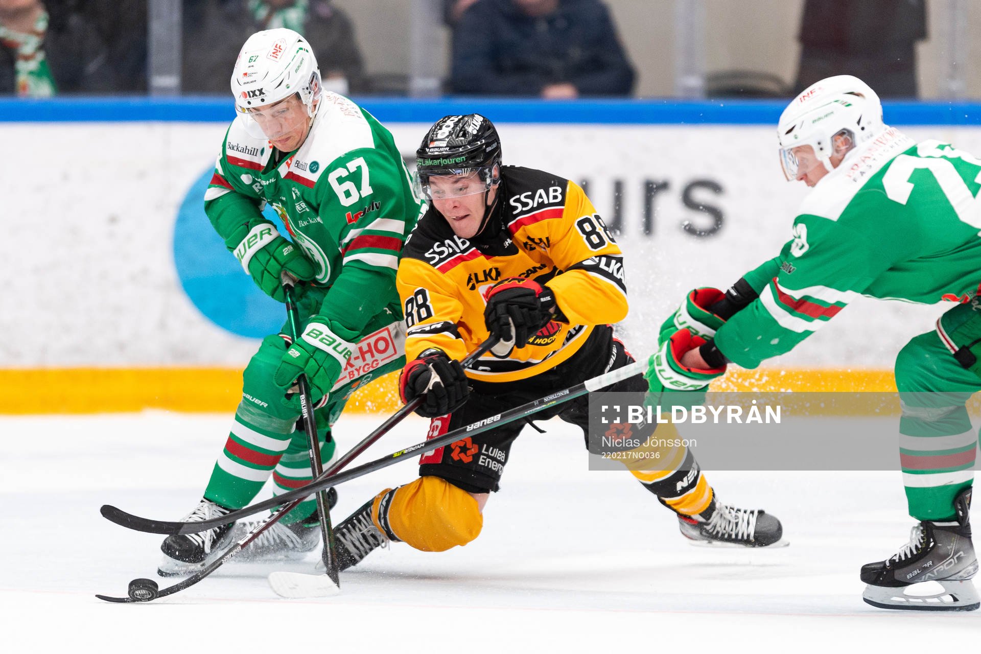 Rögles Leon Bristedt och Luleås Joonas Rask