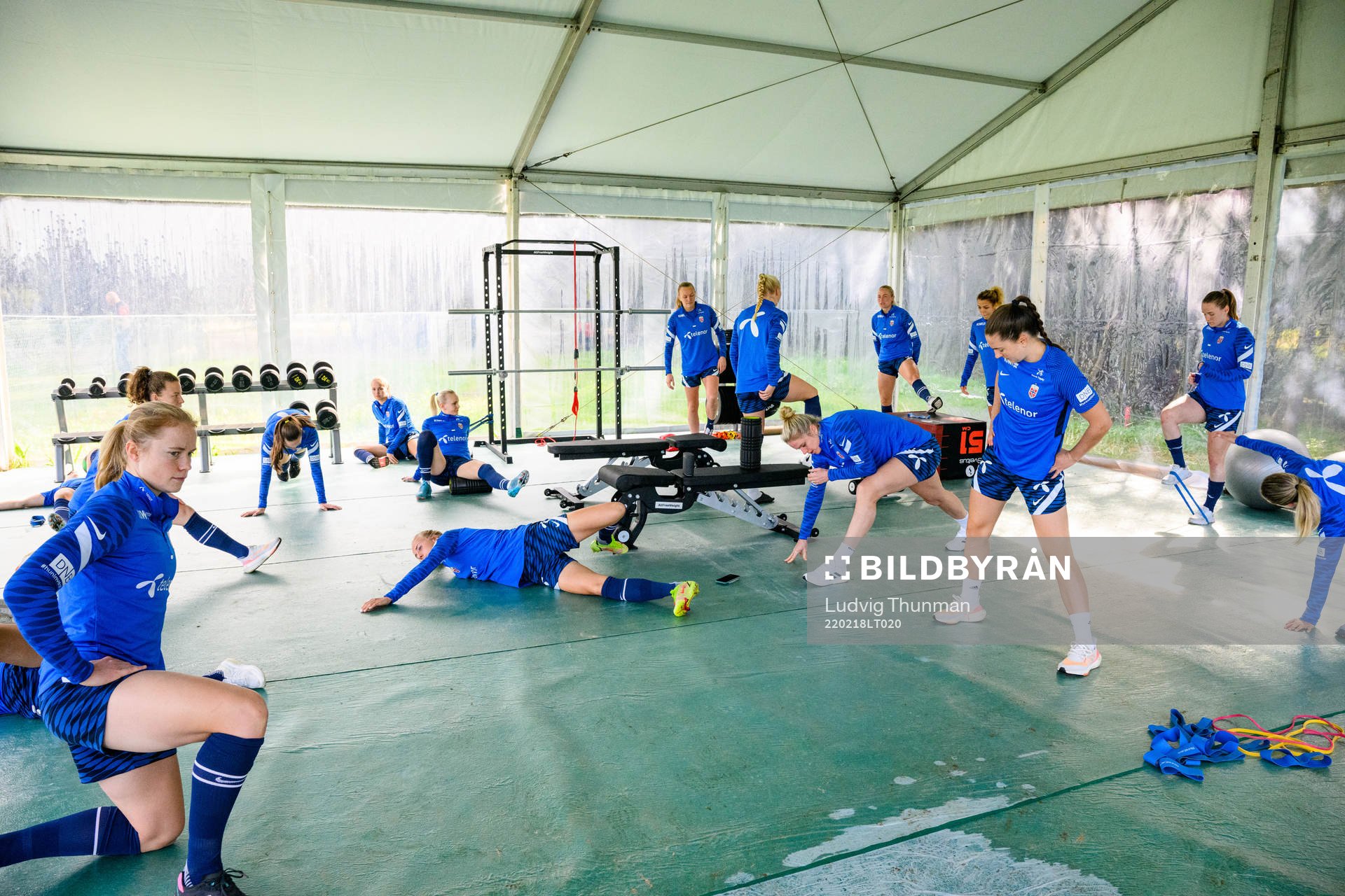 Players of Norway in the gym