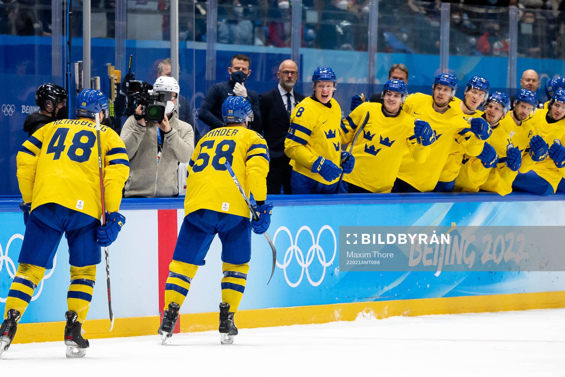 Anton Lander of Sweden celebrates the 1-1 goal in the