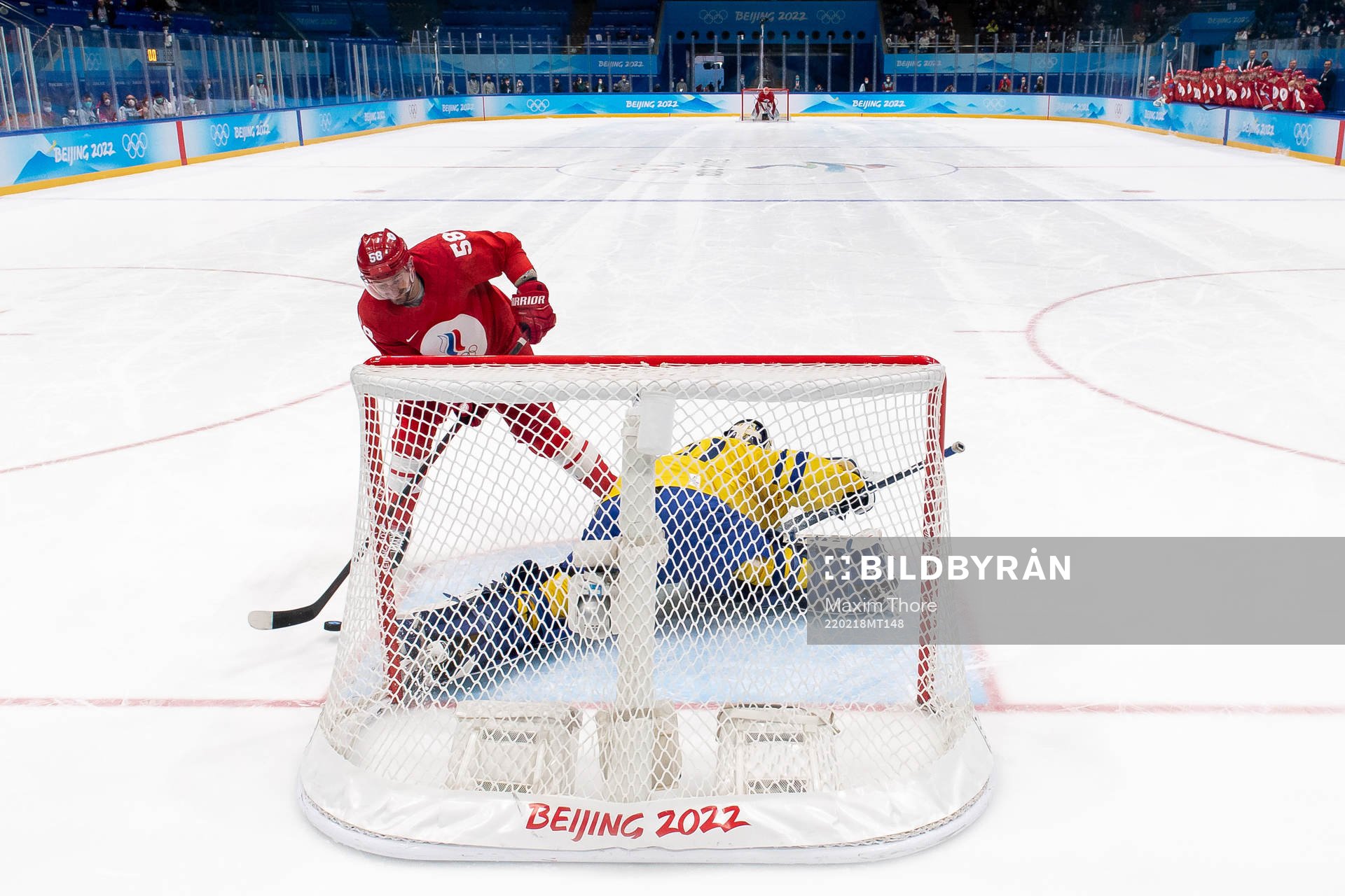 Anton Slepyshev of Russia against goaltender Lars Johansson