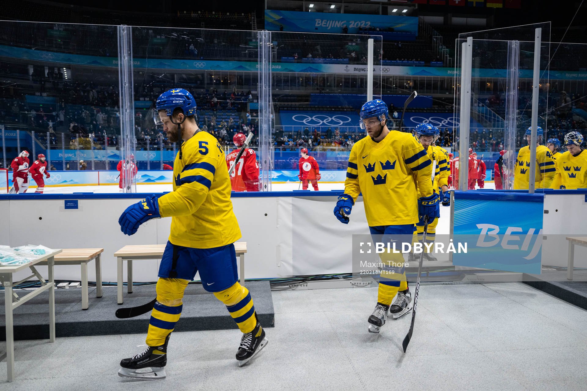 Oscar Fantenberg and Christian Folin of Sweden looks