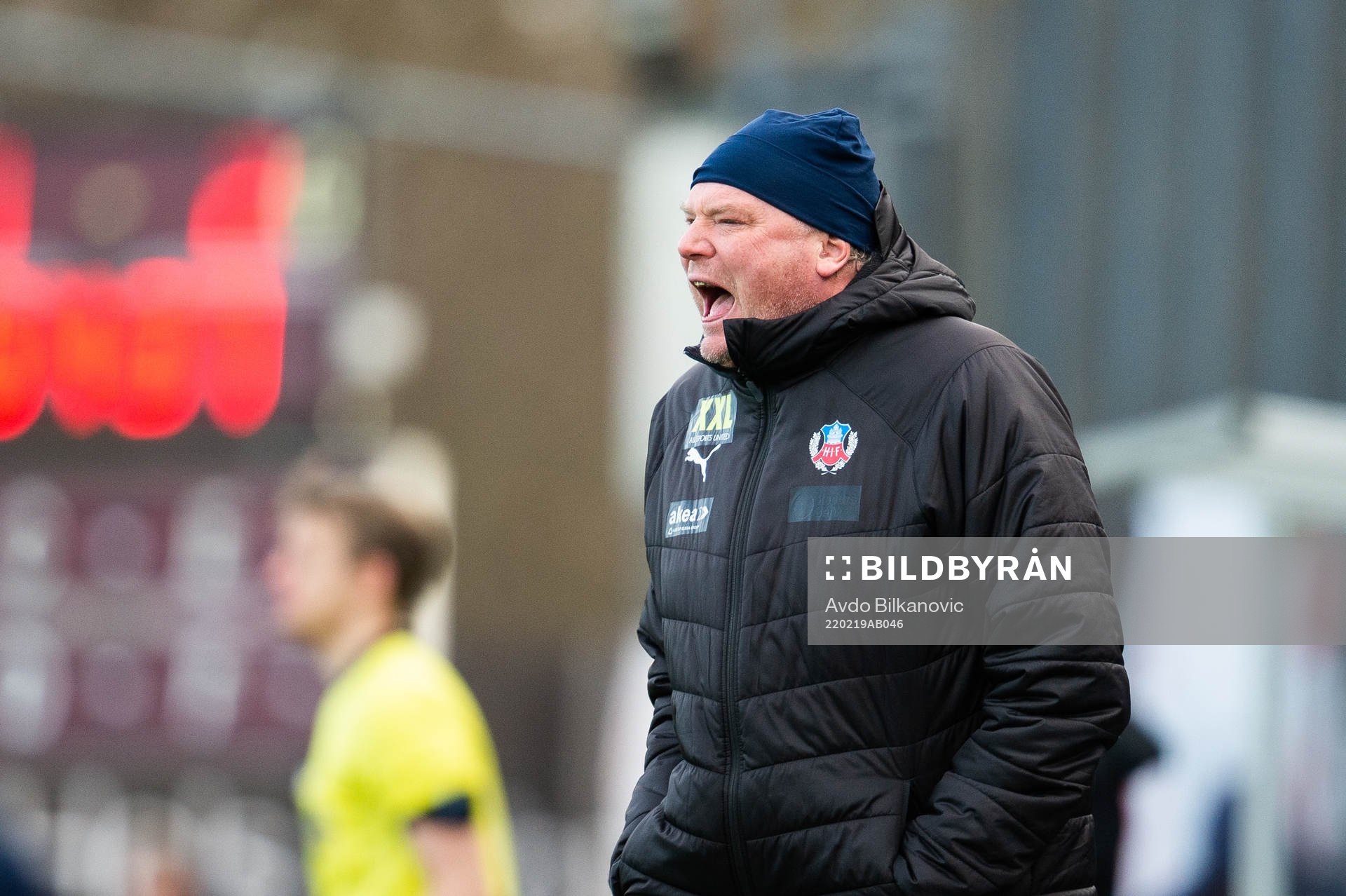 Helsingborgs tränare Jörgen Lennartsson agerar