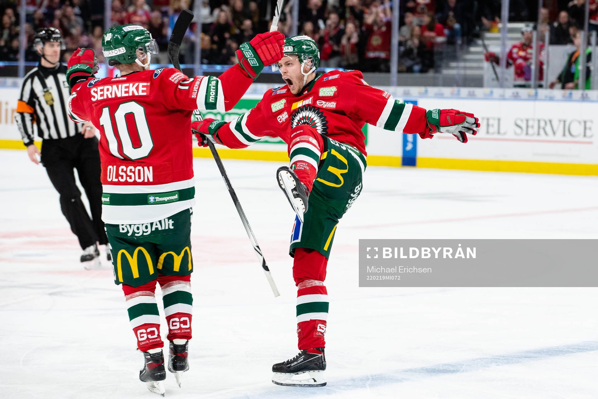 Frölundas Filip Johansson jublar ihop med Jens Olsson