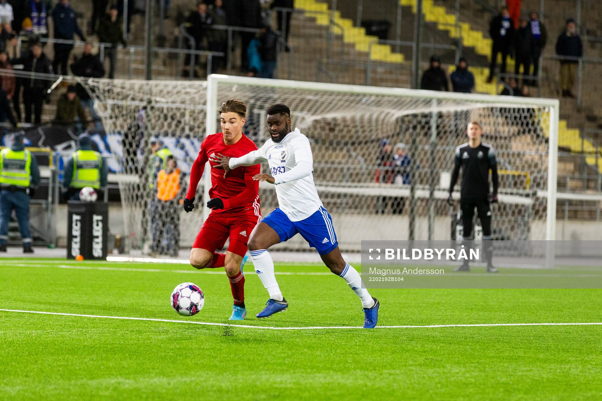 Östers Tatu Varmanen och IFK Norrköpings Maic Sema  i