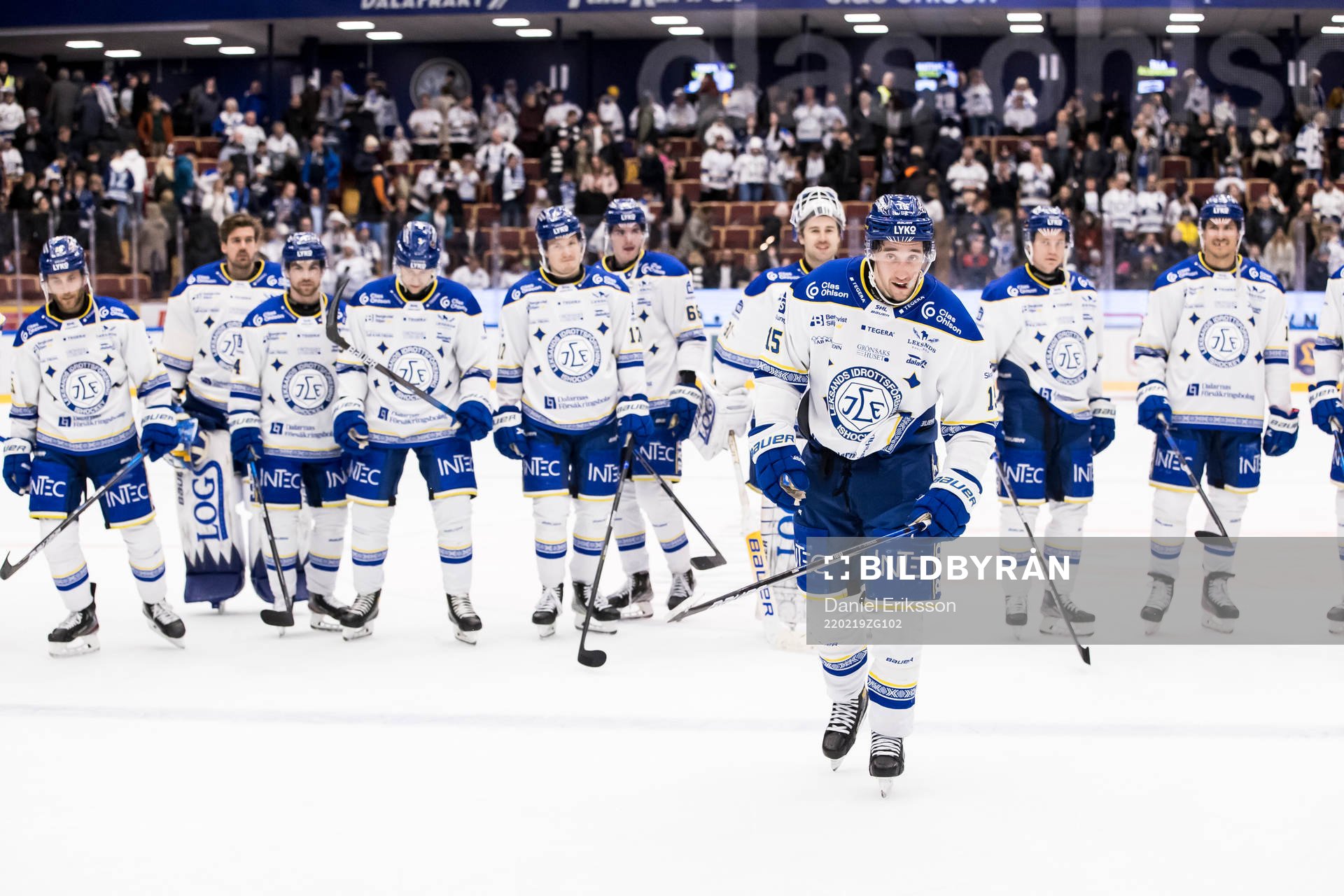 Leksands Max Veronneau jublar med laget