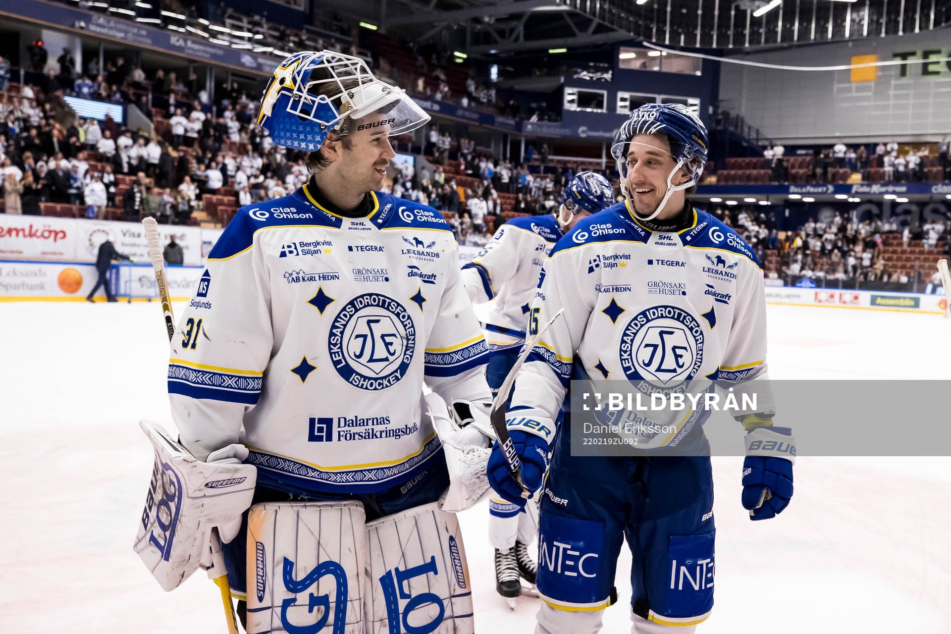 Leksands målvakt Kasimir Kaskisuo och Max Veronneau jublar