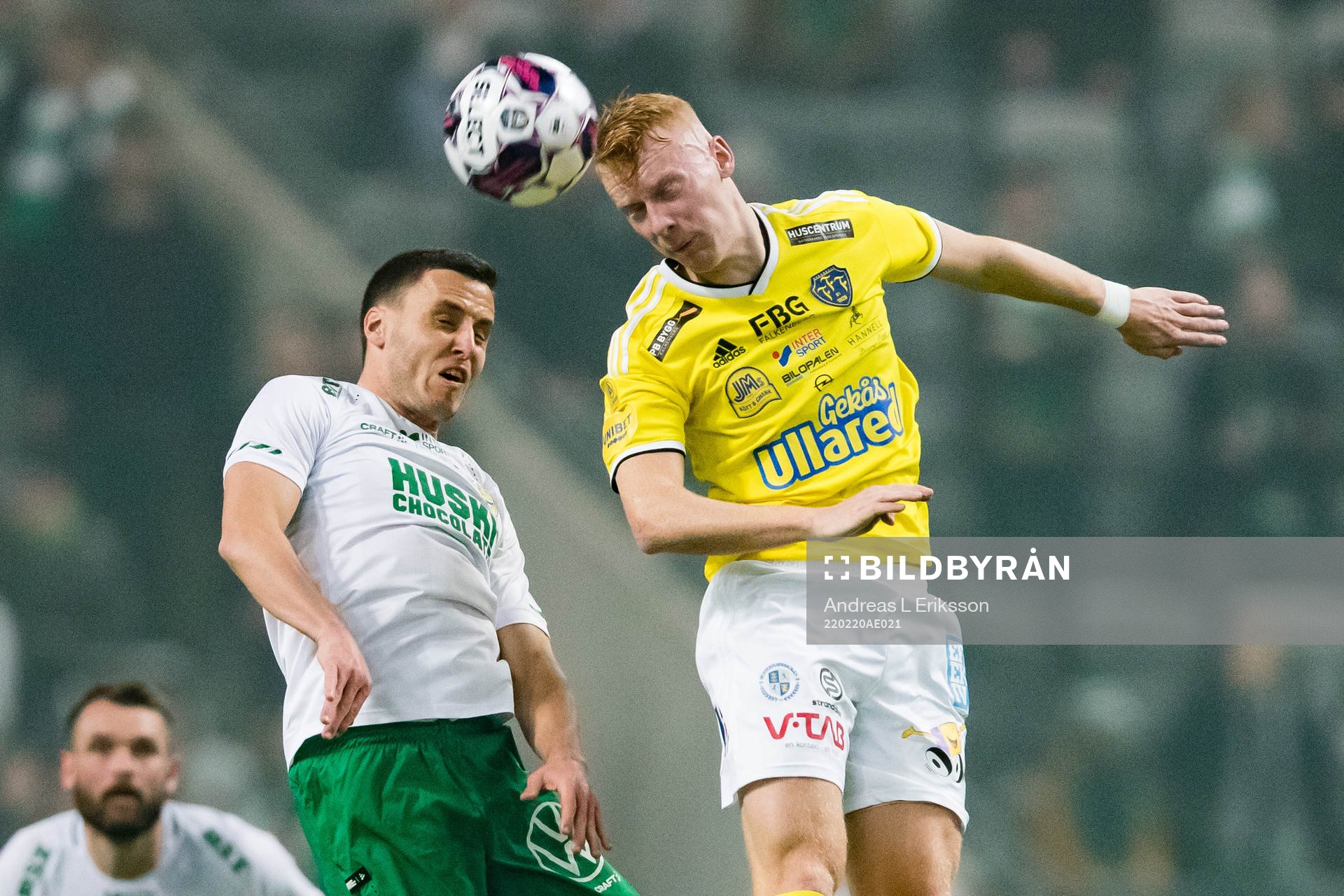 Hammarbys Jeppe Andrup Andersen  i en nickduell med