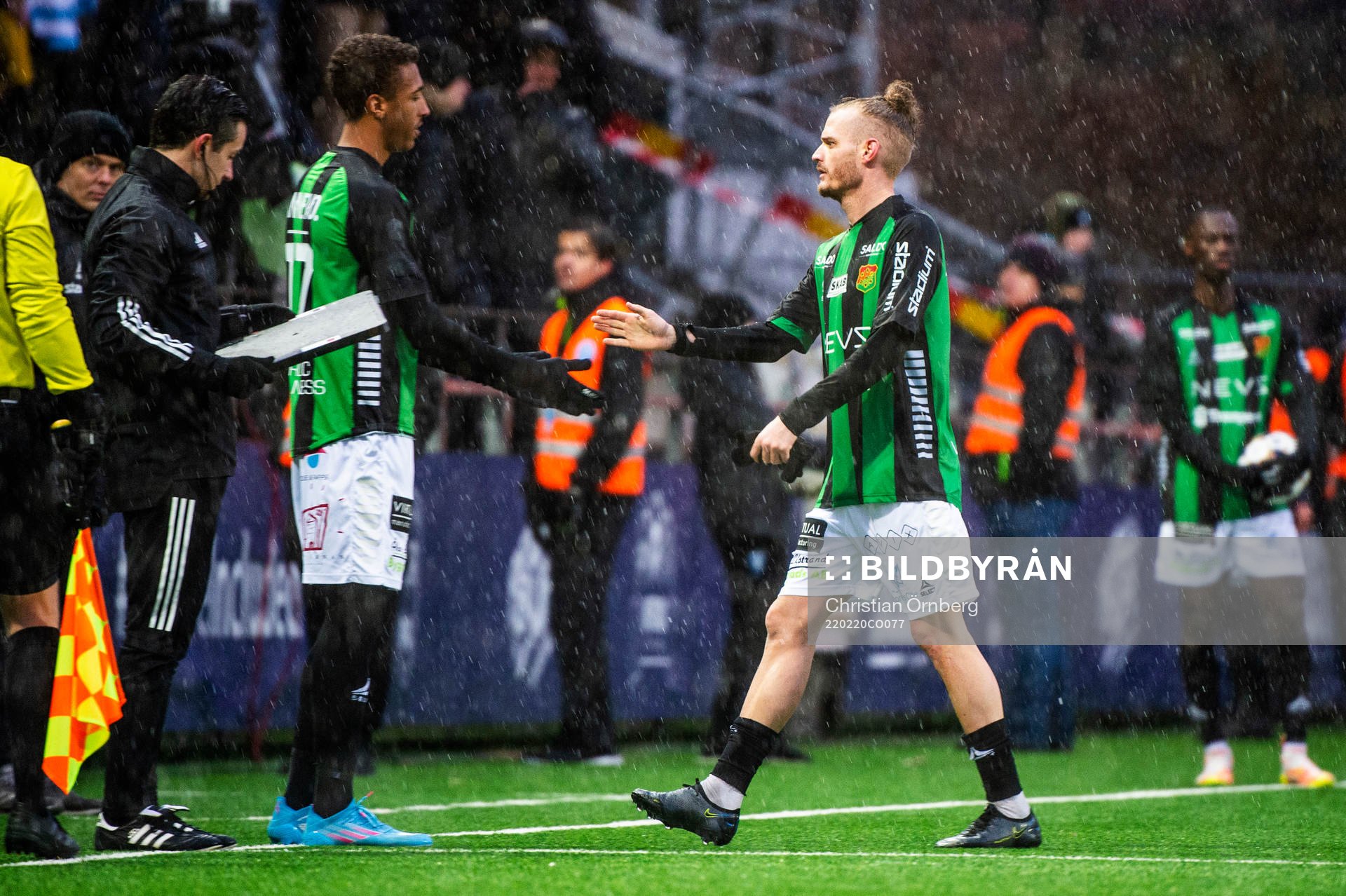 GAIS Jonas Lindberg går ut och in kommer Nuha Jatta