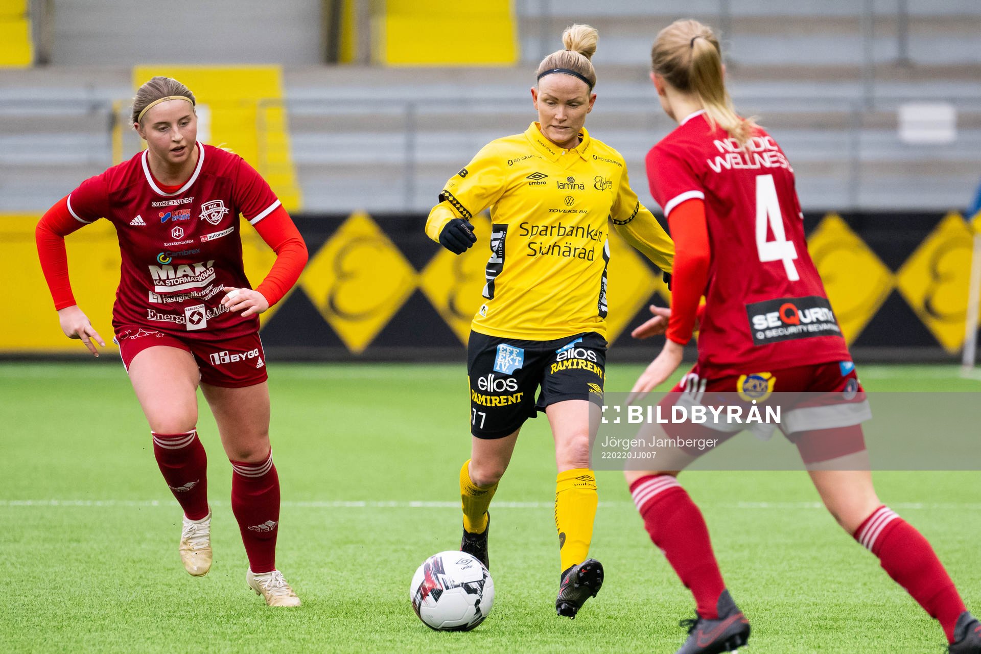 Rävåsens Ellen Hultgren och Elfsborgs Sara Jardving