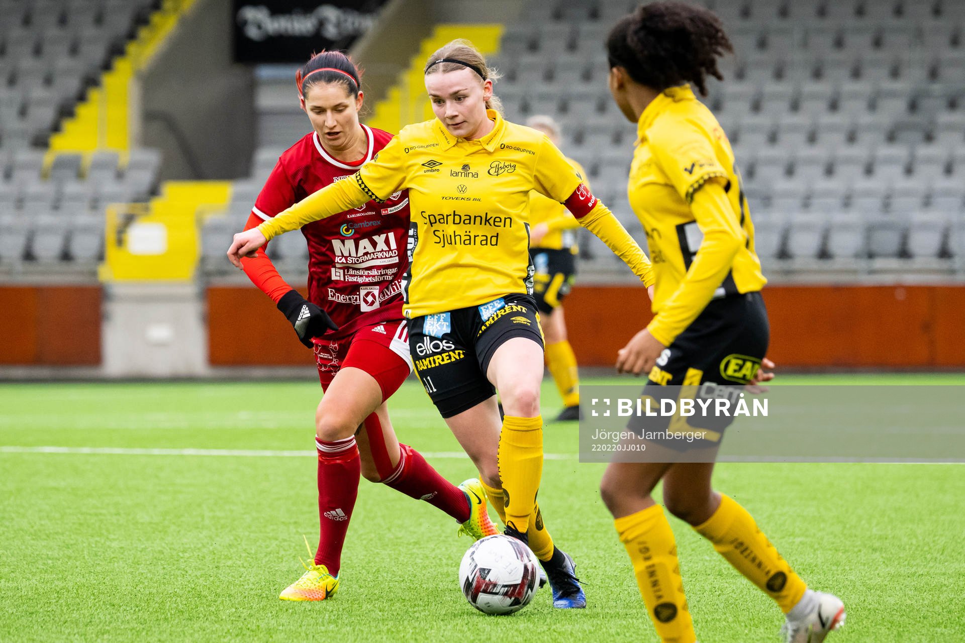Rävåsens Jenny Tropp och Elfsborgs Leann Nyström