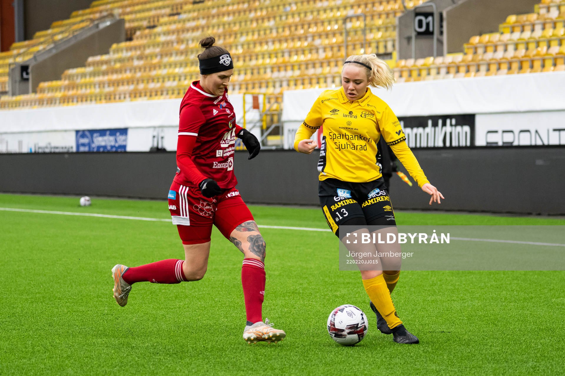 Rävåsens Hanna Sahlén och Elfsborgs Evelina Brink