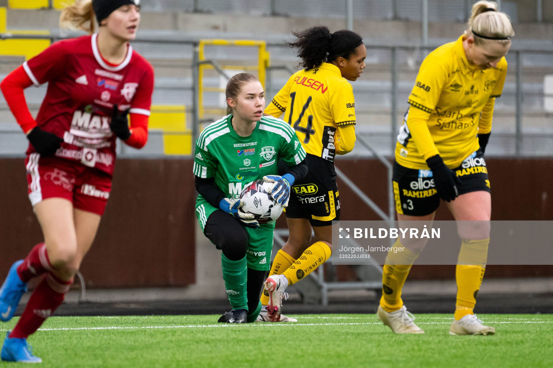 Rävåsens målvakt Lova Lundblad under träningsmatchen i fotboll mellan Elfsborg och Rävåsen den 20 februari 2022 i Borås. 