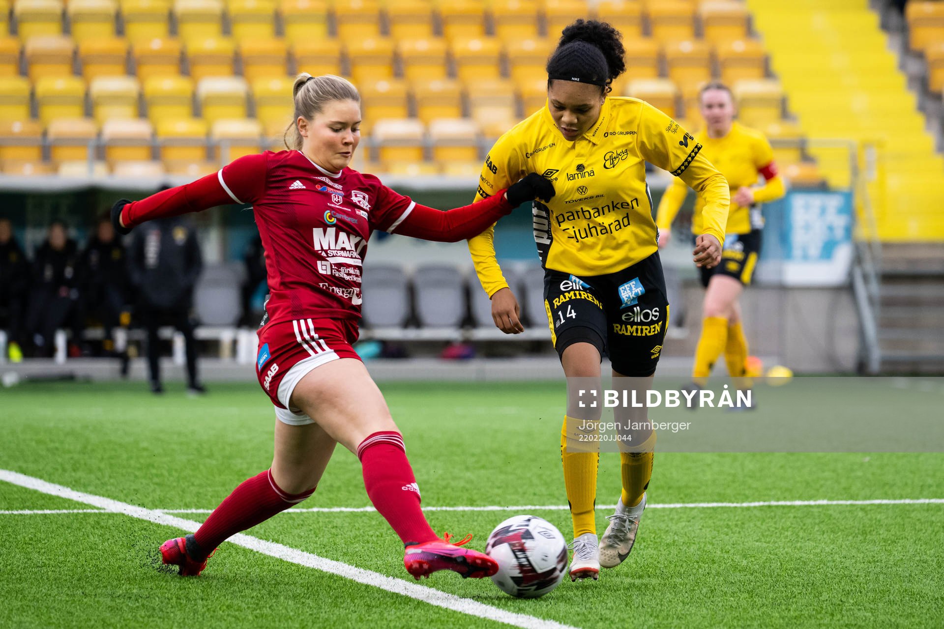 Rävåsens Izabell Johansson och Elfsborgs Vanessa Lopez