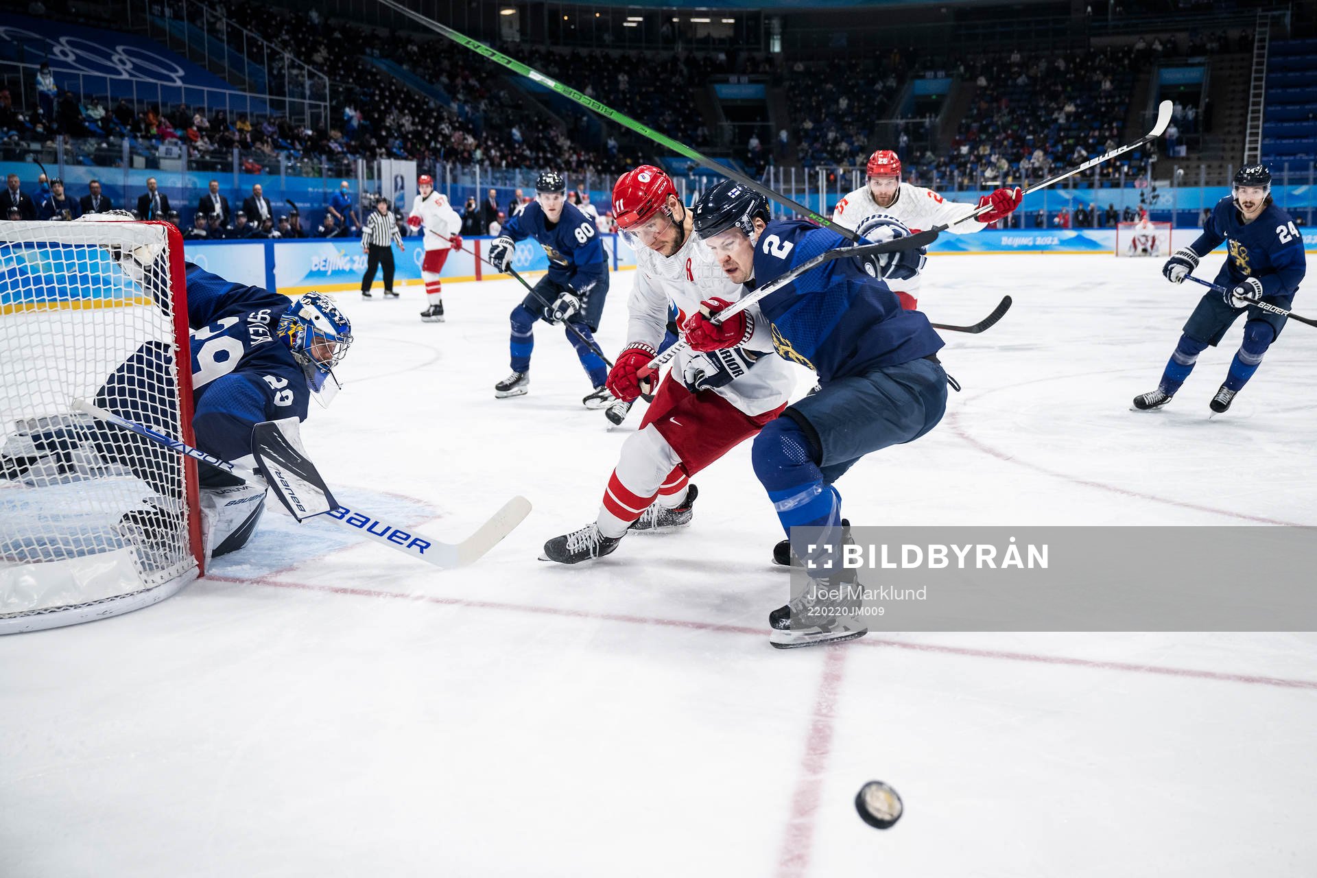 Sergei Andronov of Russia against goaltender Harri Säteri