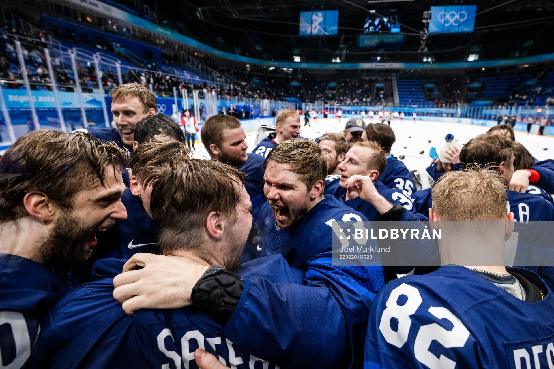 Players of Finland celebrate with Valtteri Kemilainen
