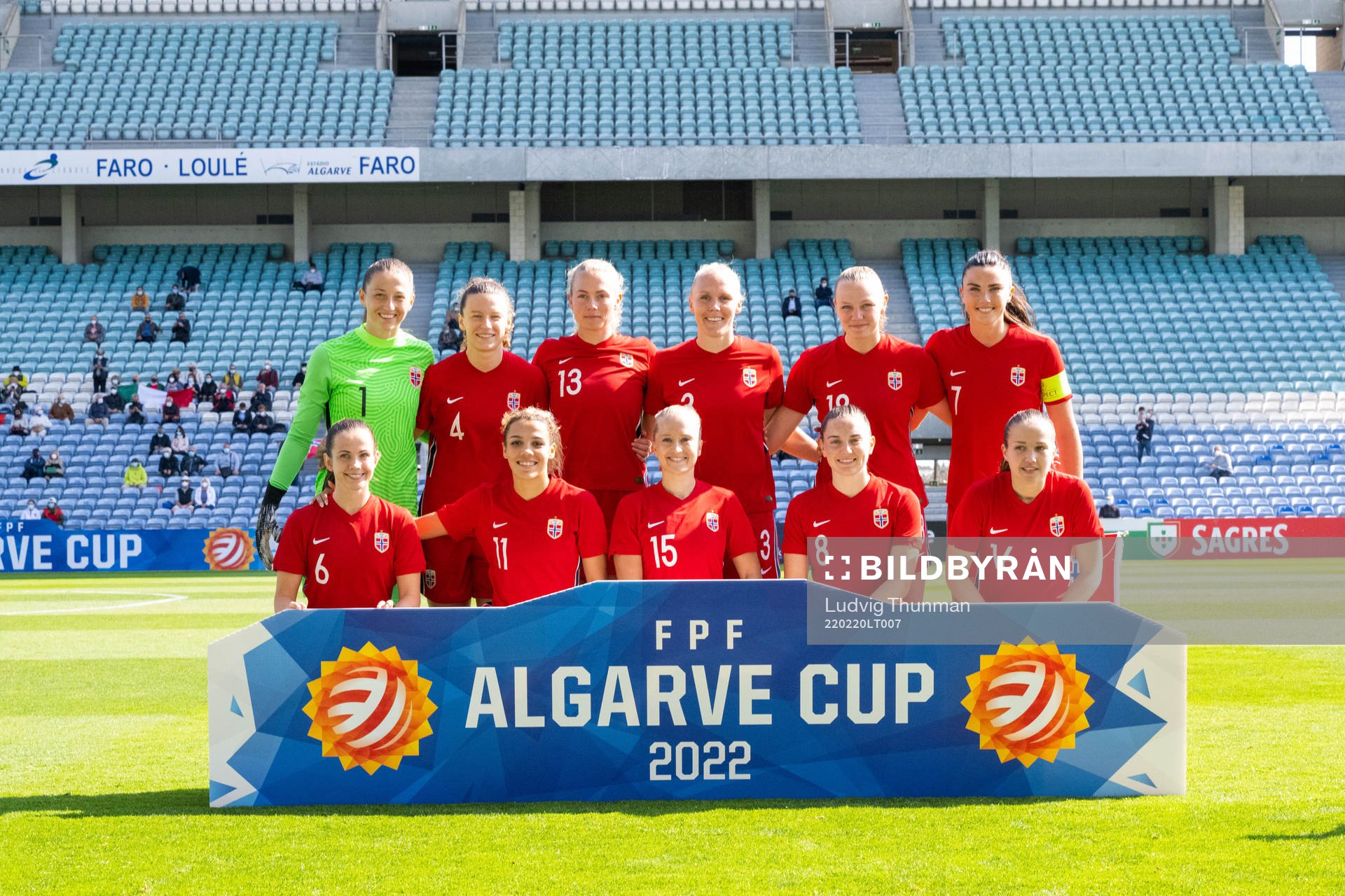 Goalkeeper Cecilie Hauståker Fiskerstrand, Synne Skinnes