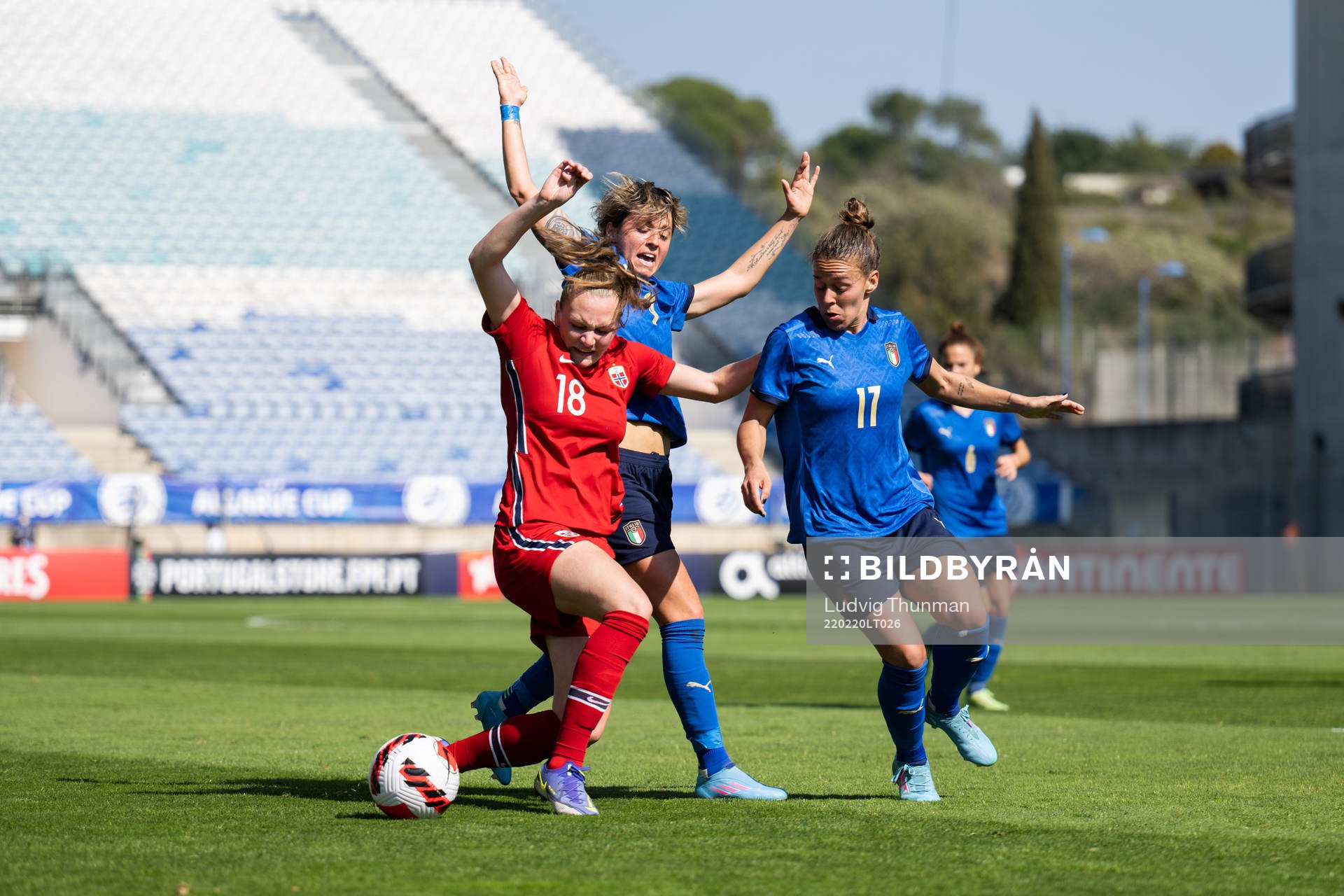 Frida Leonhardsen Maanum of Norway and Lisa Boattin and