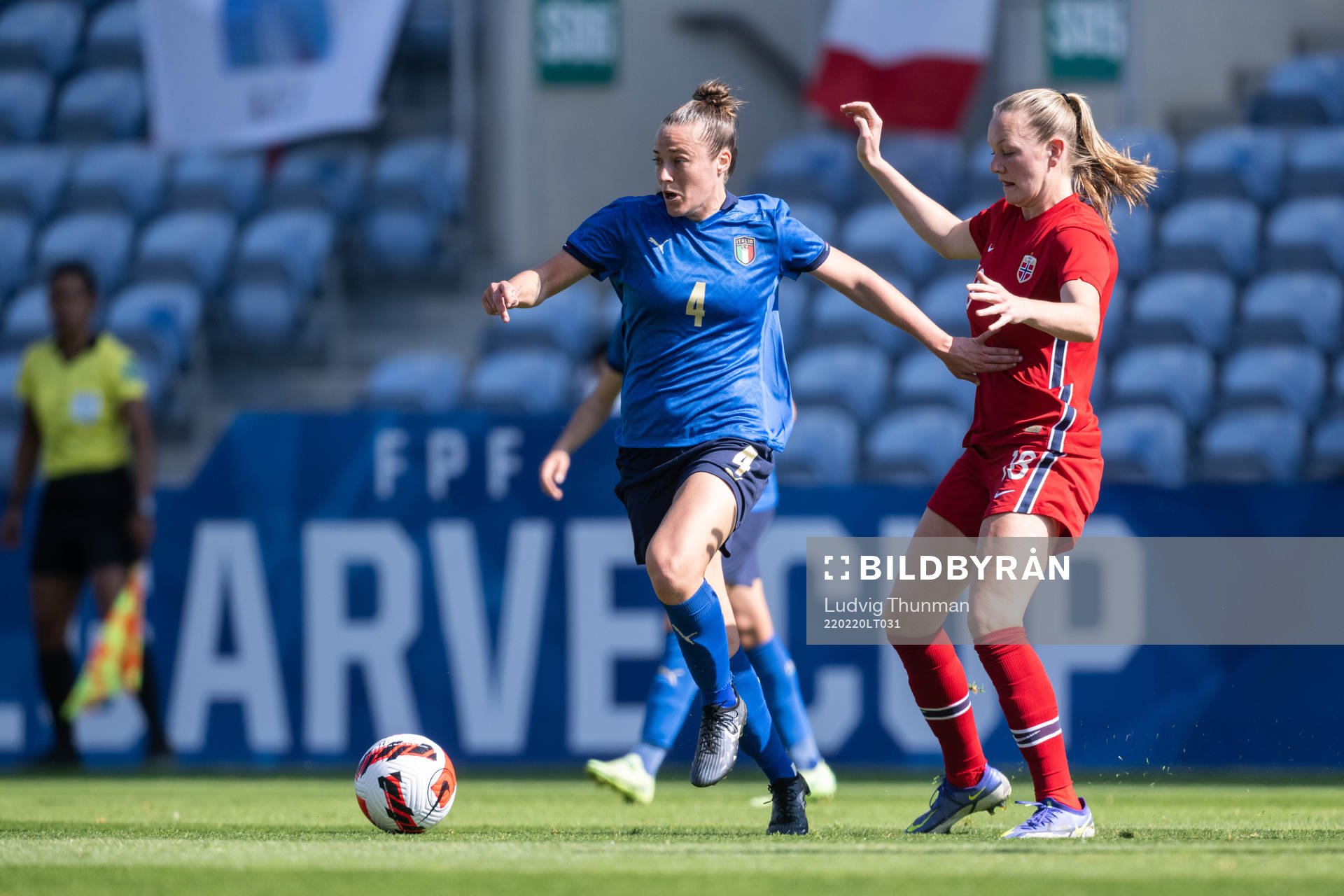 Aurora Galli of Italy and Frida Leonhardsen Maanum of Norway