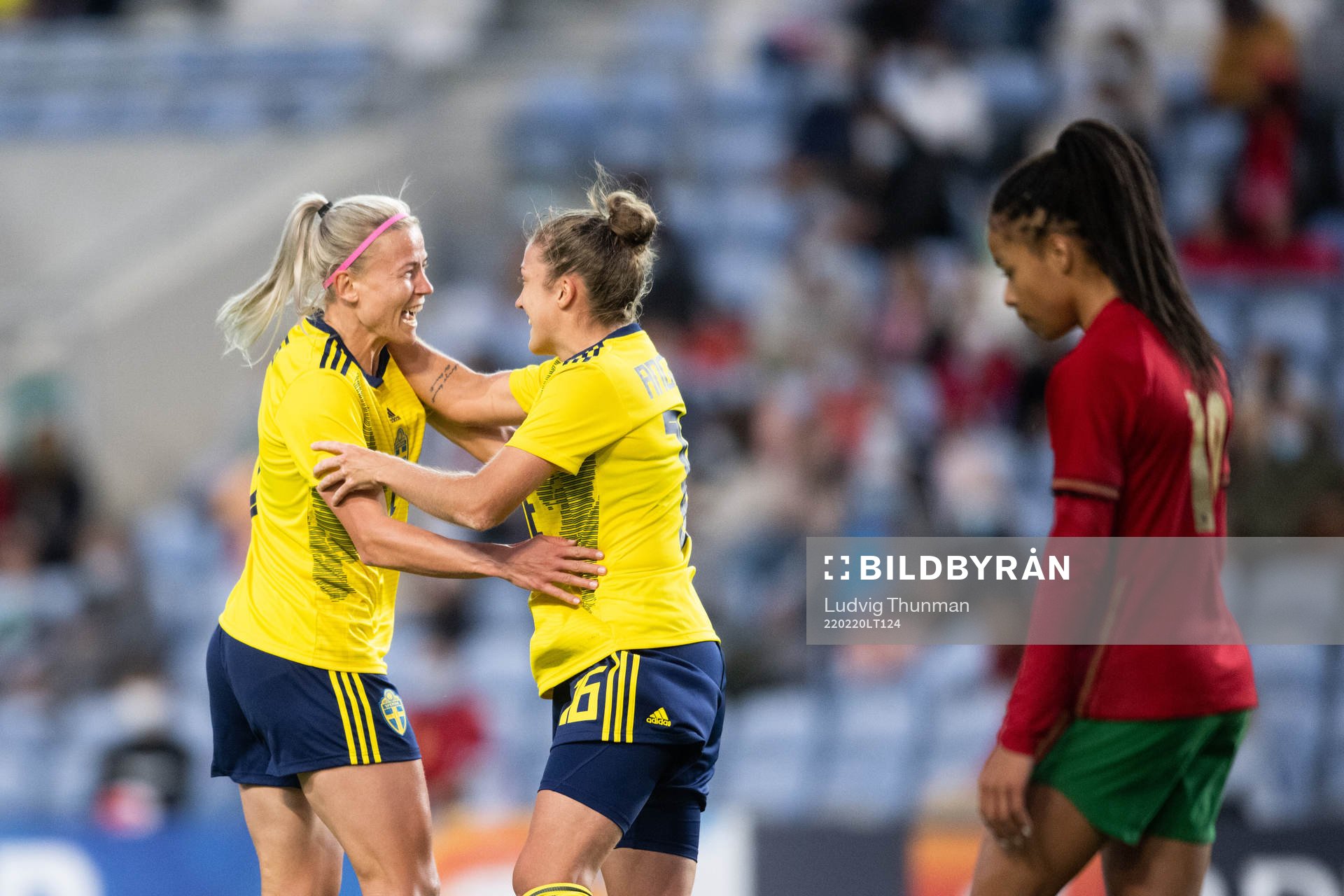 Hanna Glas of Sweden celebrates with Filippa Angeldahl