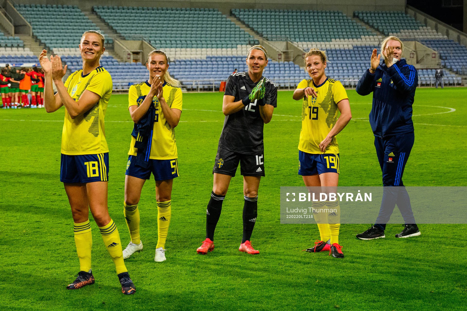 Fridolina Rolfö, Amanda Nildén, goalkeeper Jennifer Falk and Anna Anvegård of Sweden thank the spectators after the Algarve Cup football match between Portugal and Sweden on February 20, 2022 in Faro.