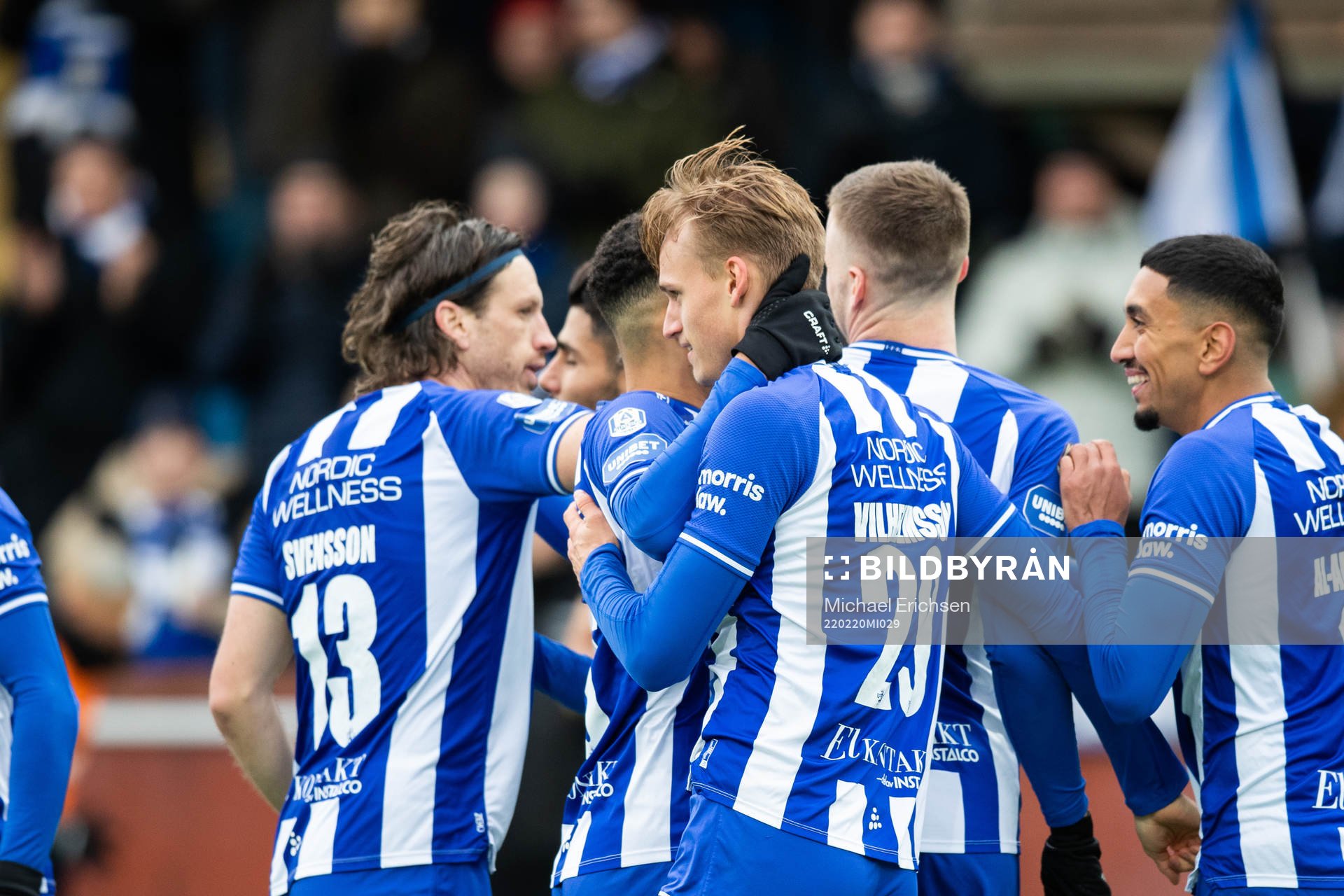 IFK Göteborgs Oscar Vilhelmsson jublar med lagkamrater