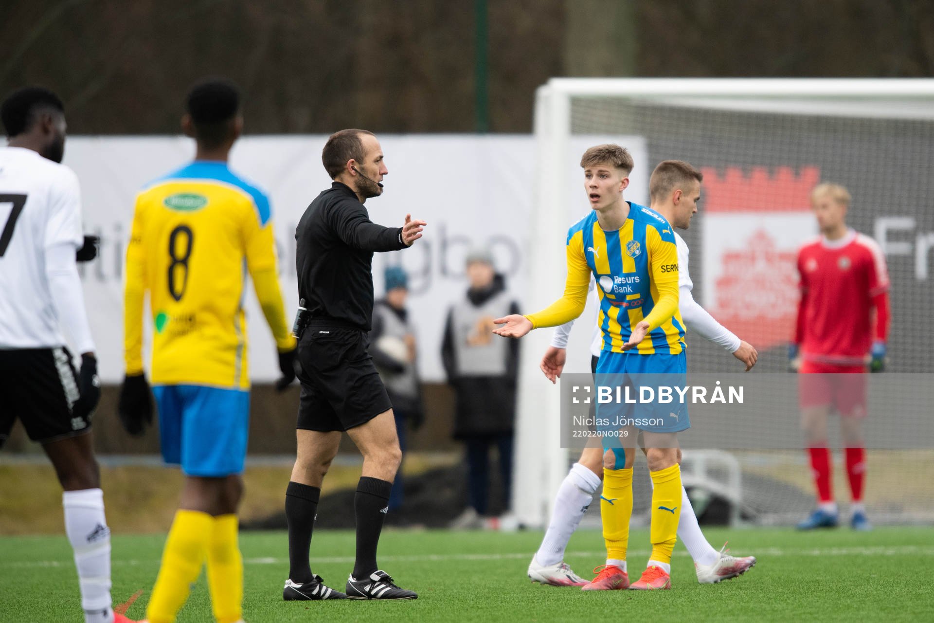 Eskilsminnes Hampus Stoltz reagerar