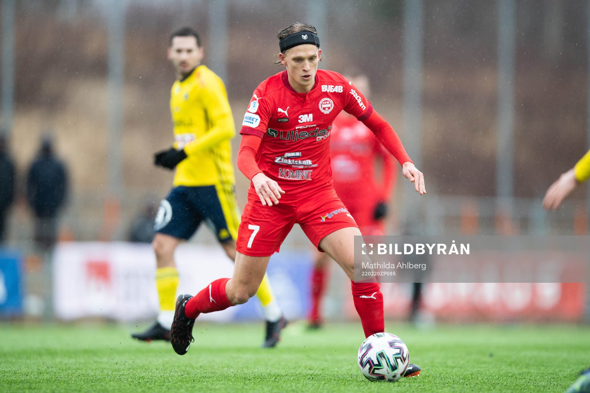 Värnamos Charlie Vindehallunder fotbollsmatchen i Svenska
