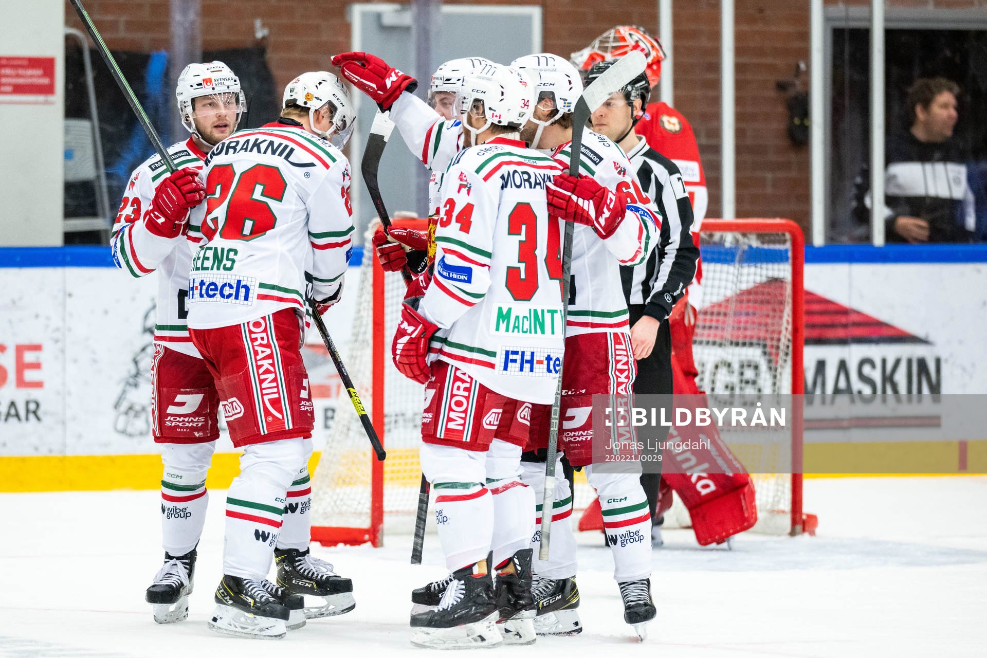 Moras spelare jublar