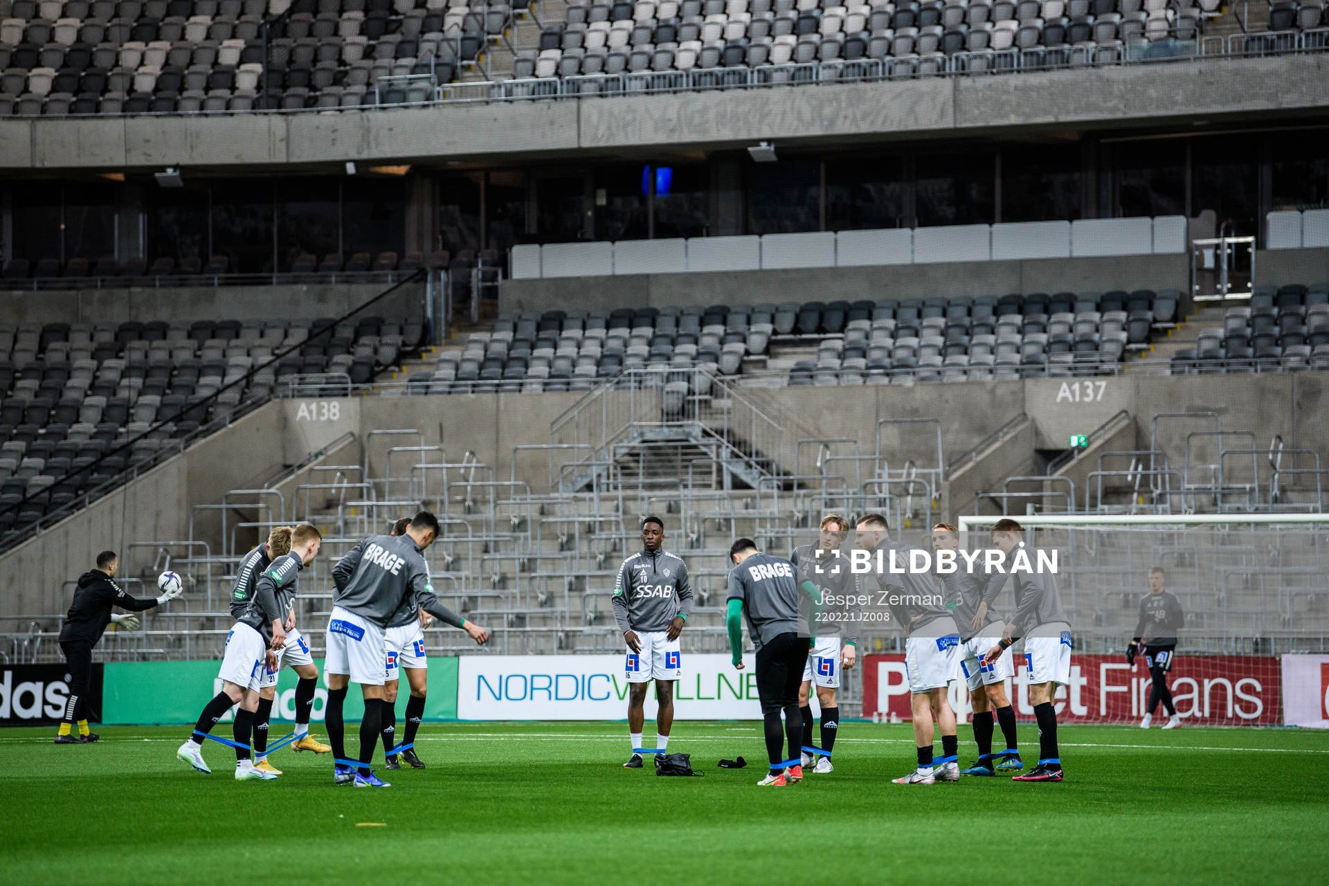 Brages spelare värmer upp