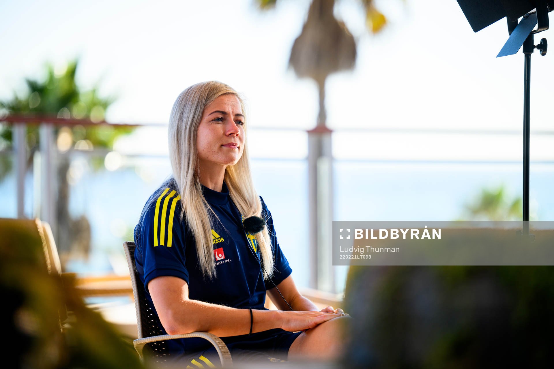 Hanna Glas is interviewed by the media