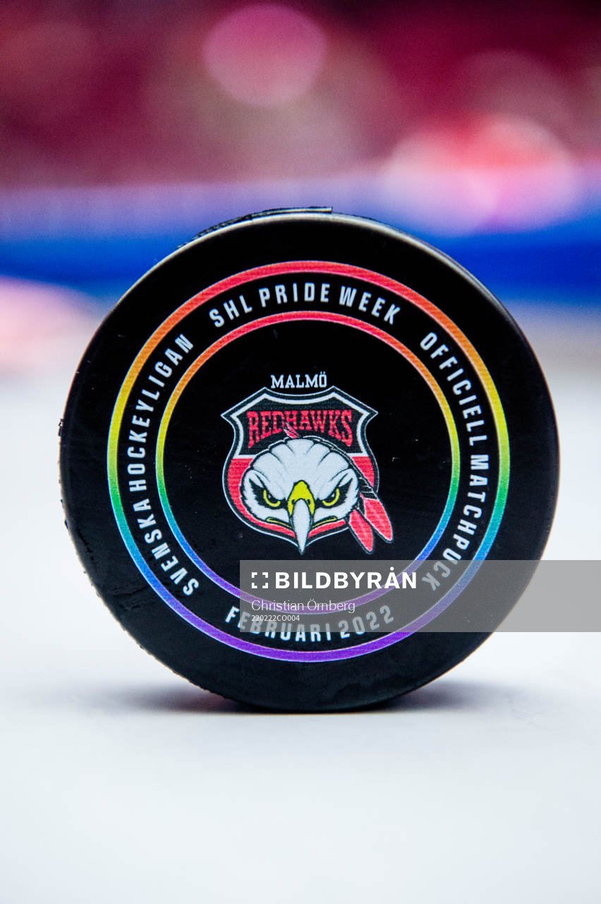 Malmö Redhawks pride-puck