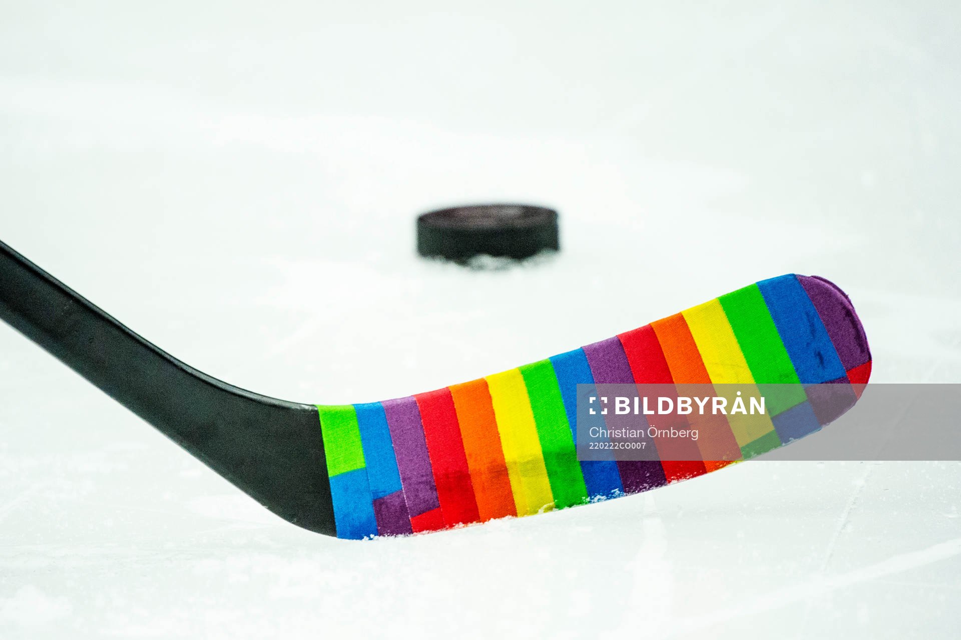 Pride-tejp på klubban