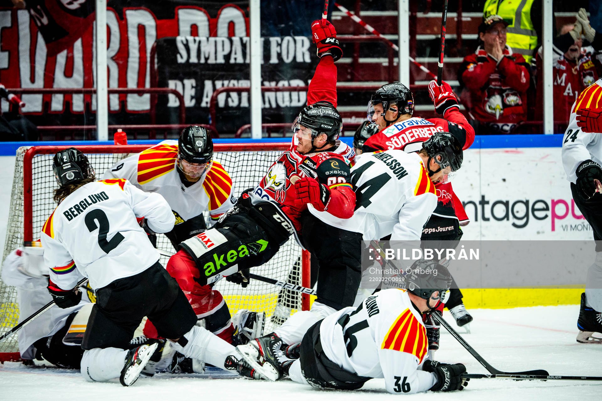 Malmö Redhawks Carl Söderberg jublar