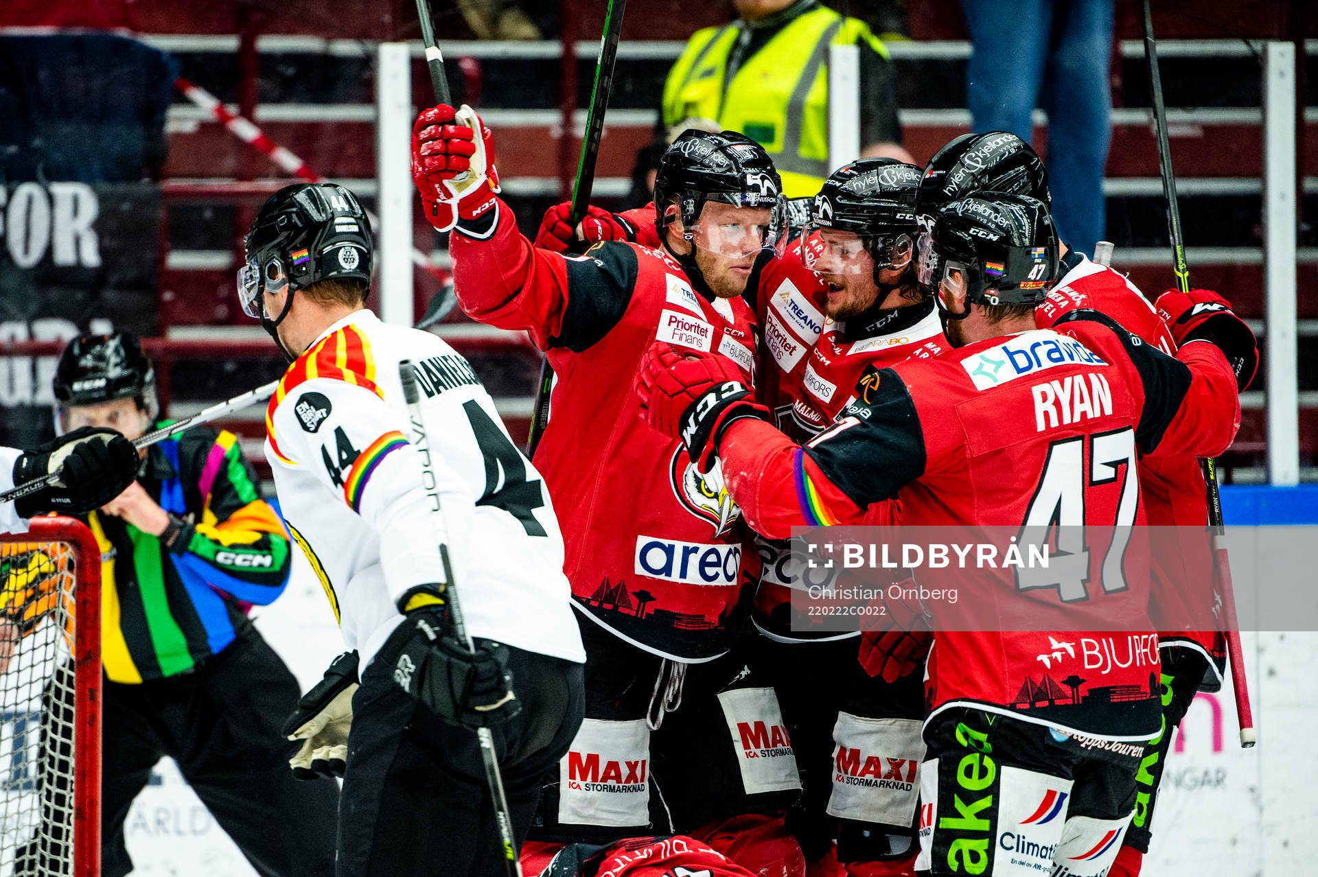 Malmö Redhawks Carl Söderberg jublar