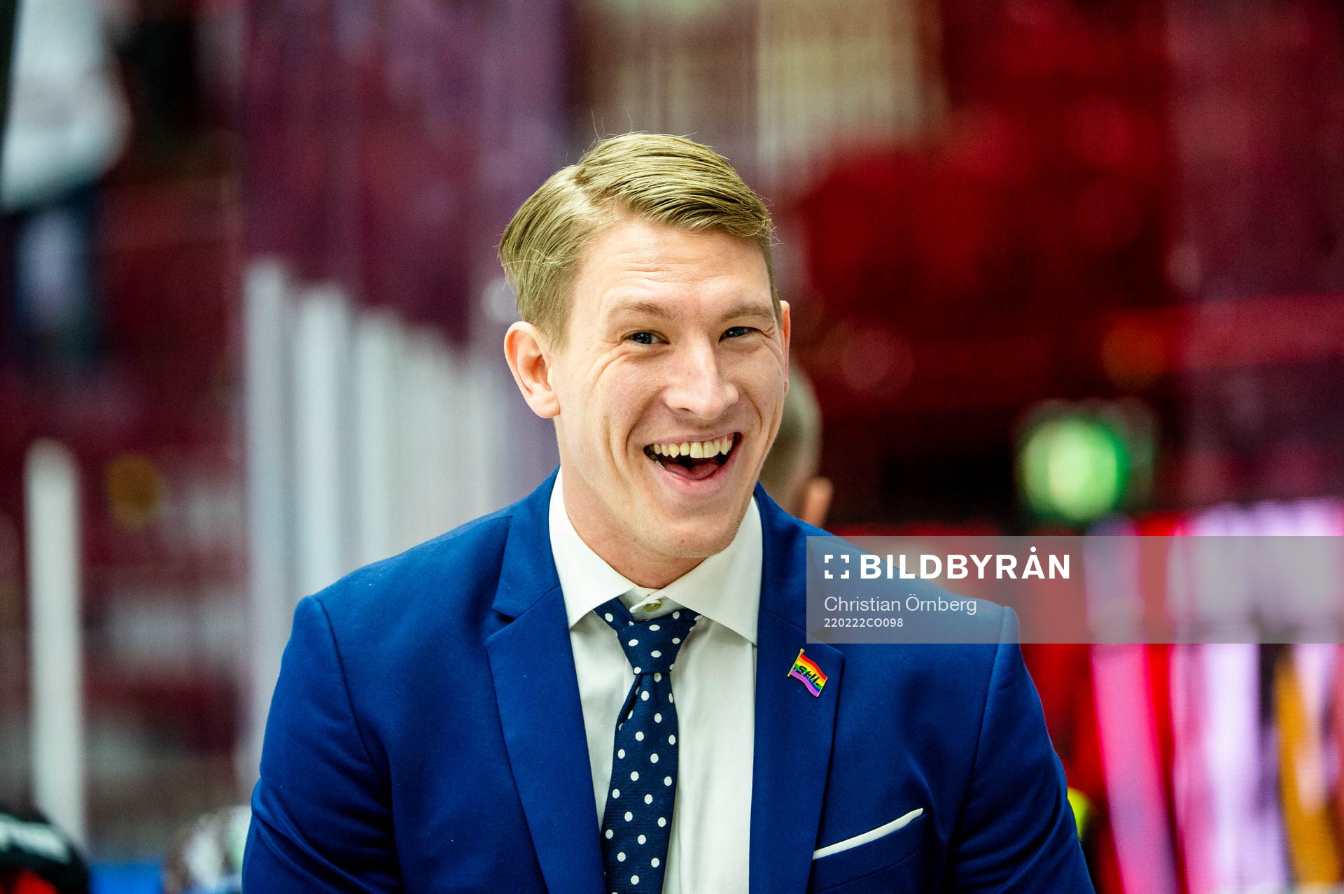 Malmö Redhawks prideambassadör Emil Sylvegård innan