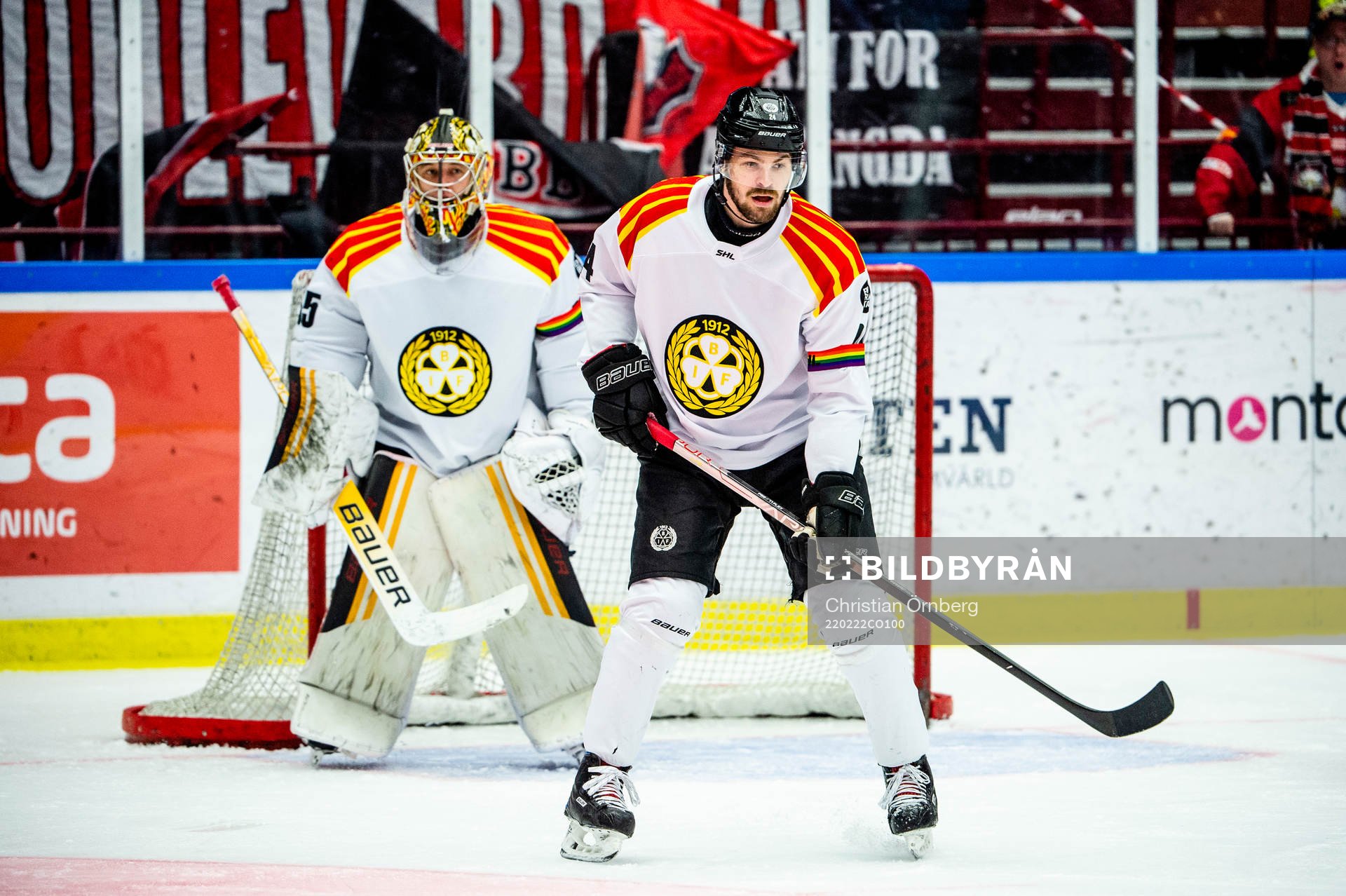 Brynäs Emil Molin framför målvakt Veini Vehviläinen