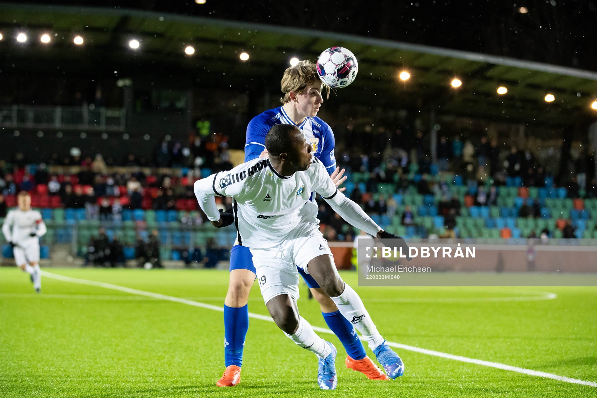IFK Göteborgs Johan Bångsbo och Utsiktens Nsima Peter