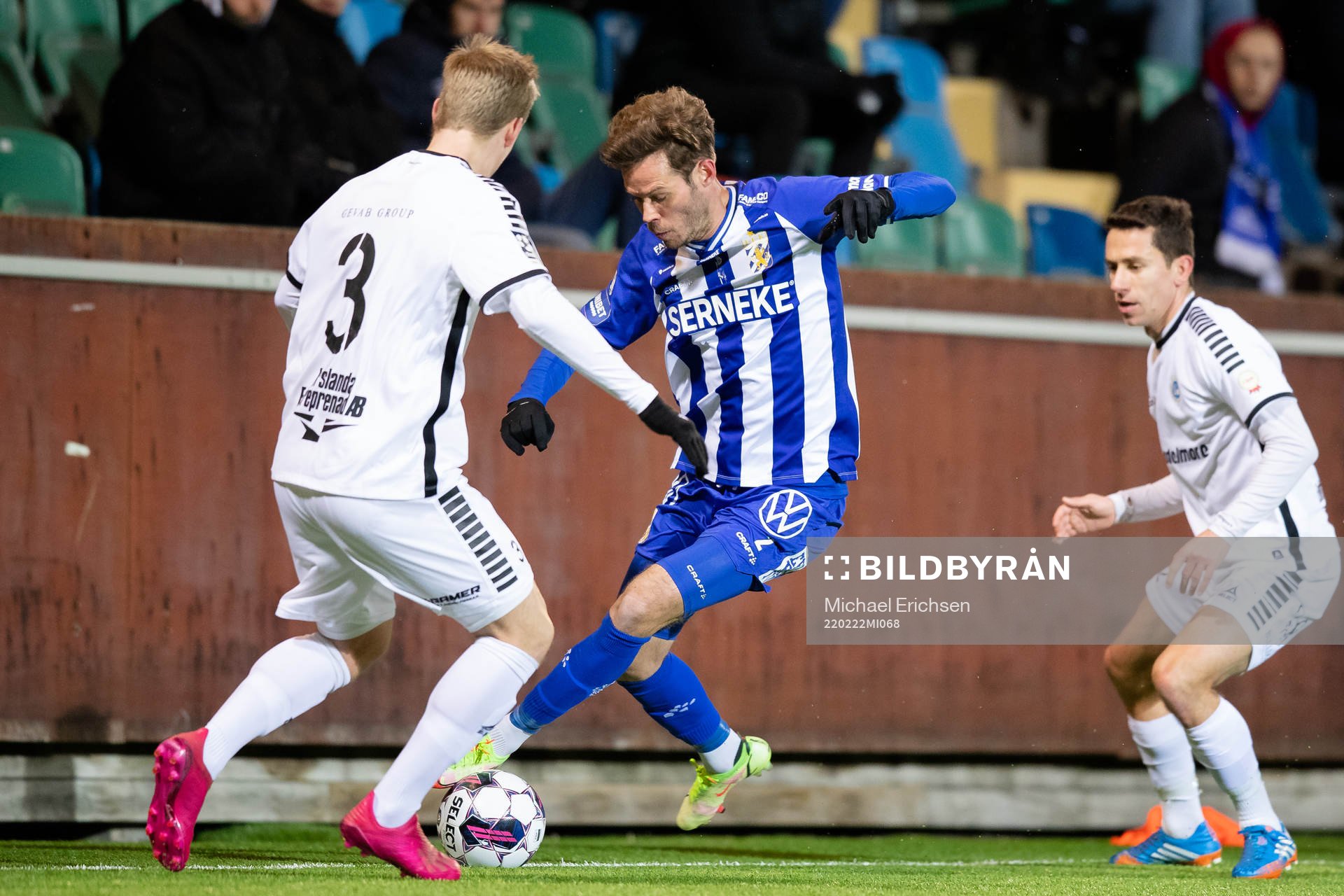 Utsiktens Billy Nordström  och Predrag Randelovic mot IFK