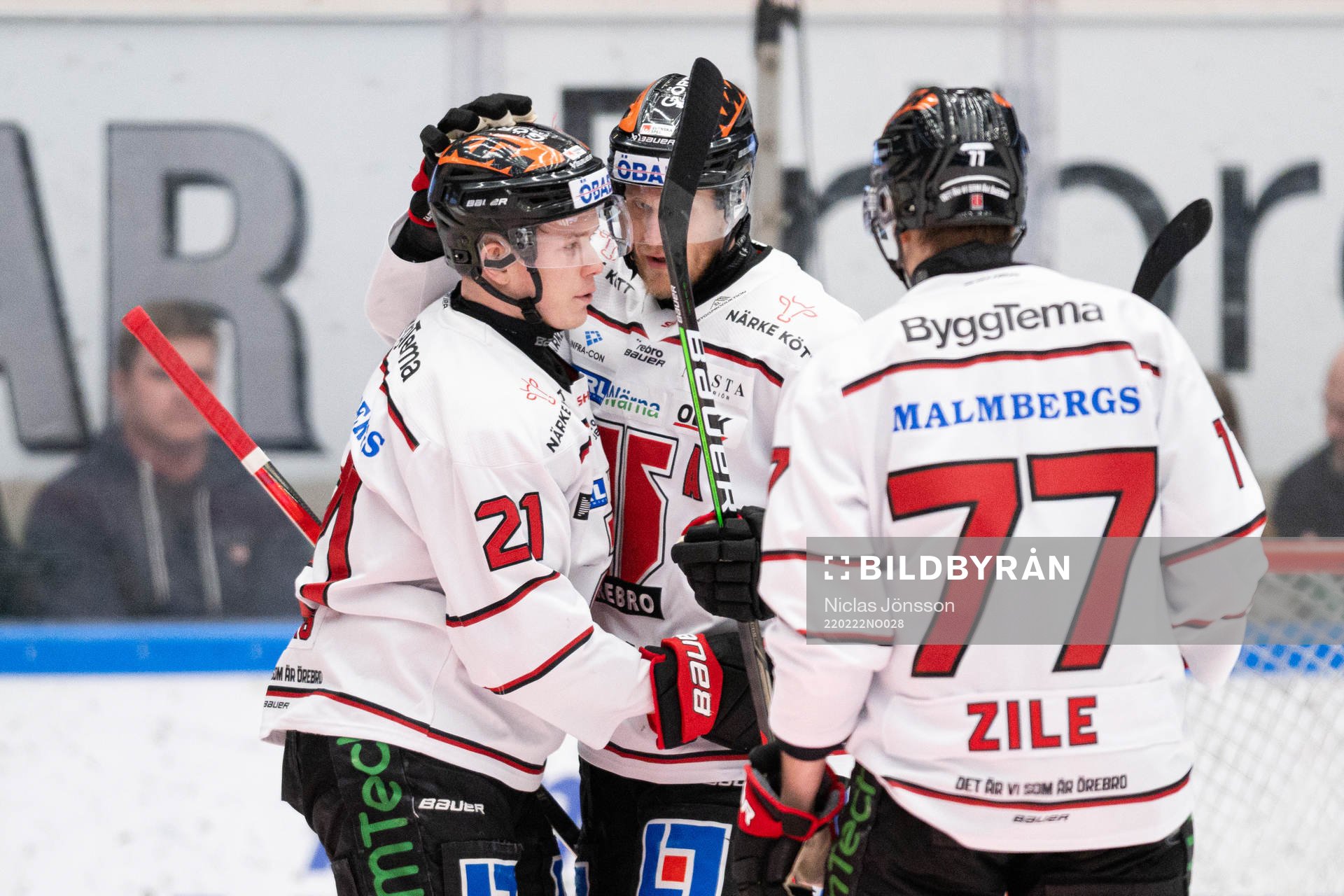 Örebros Linus Öberg jublar