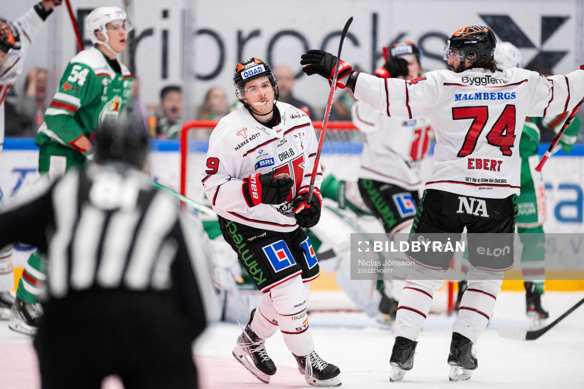 Örebros Nicholas Halloran jublar