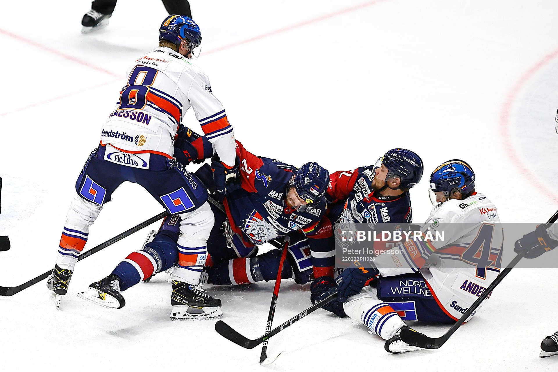 Växjös Peter Andersson skadar sig