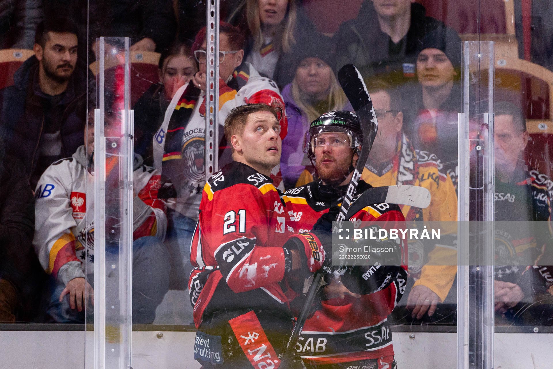 Luleås Juhani Tyrväinen och Linus Omark i utvisningsbåset
