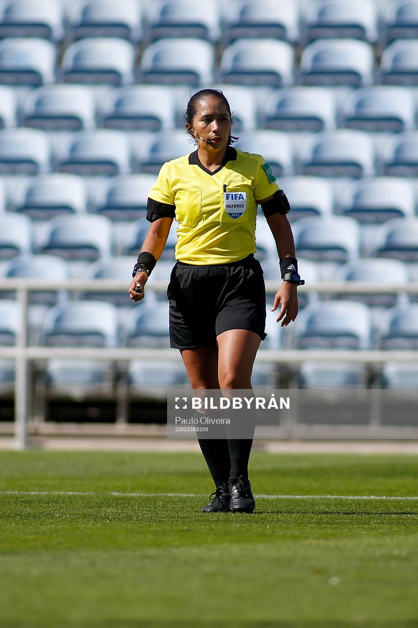 Referee
