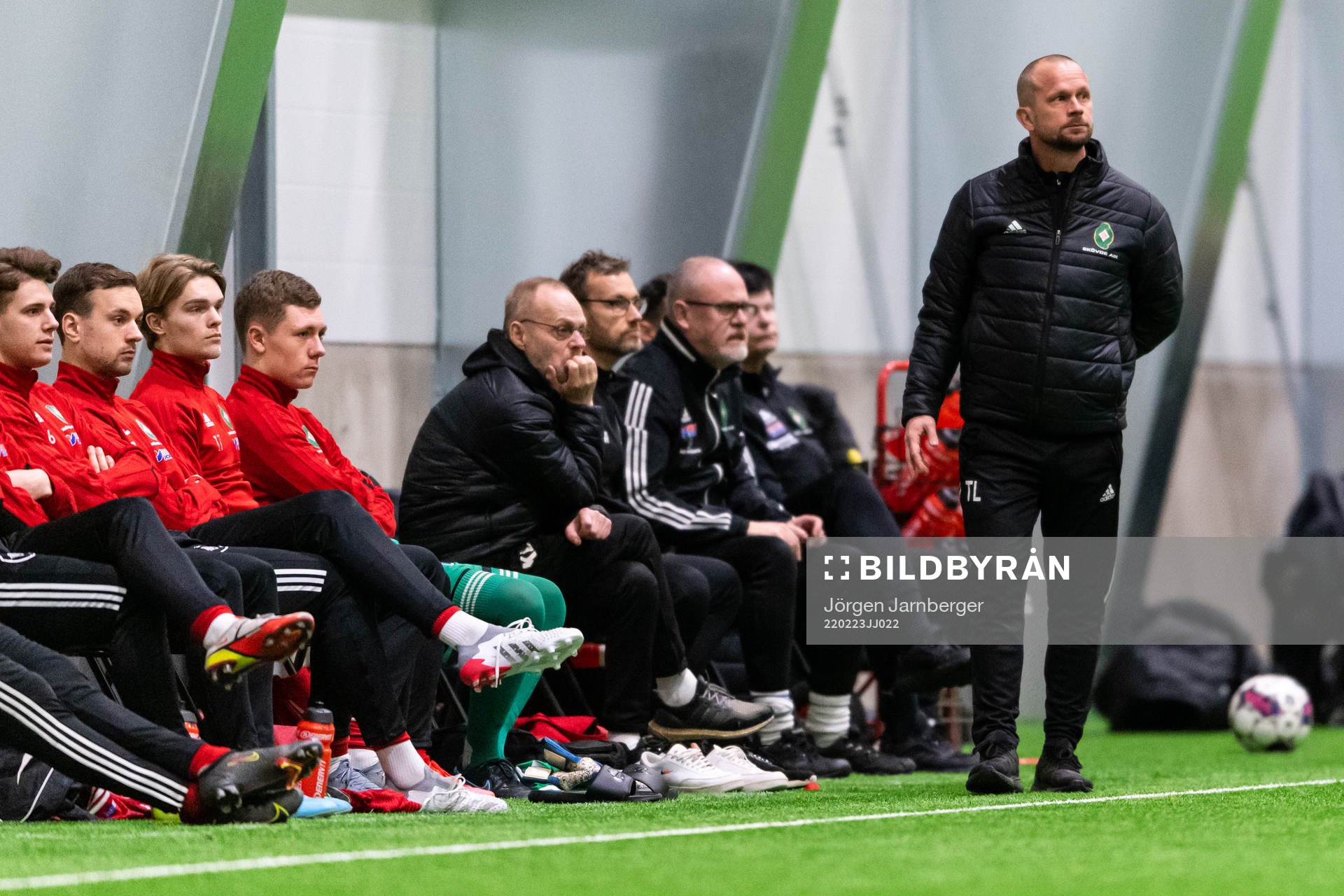 Skövdes tränare Tobias Linderoth under träningsmatchen i fotboll mellan Elfsborg och Skövde den 23 februari 2022 i Borås. 