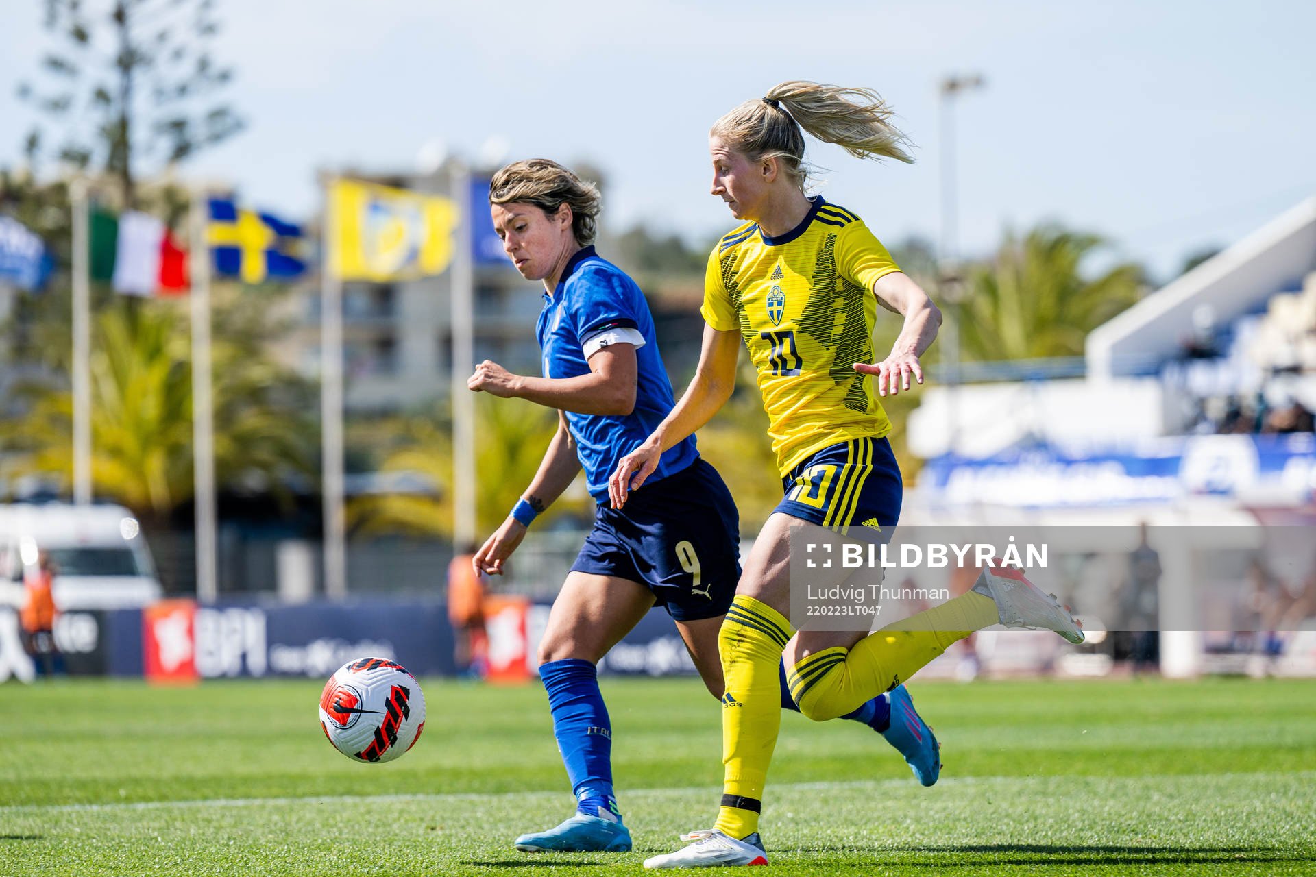 Valentina Gicinti of Italy and Sofia Jakobsson of Sweden