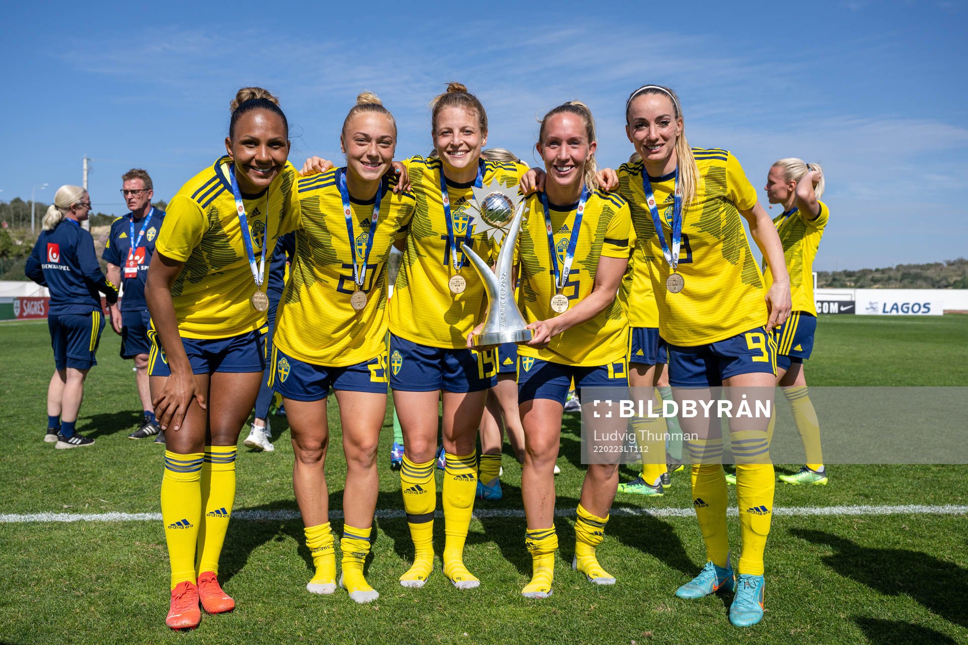 Madelen Janogy , Hanna Bennison , Anna Anvegård , Julia