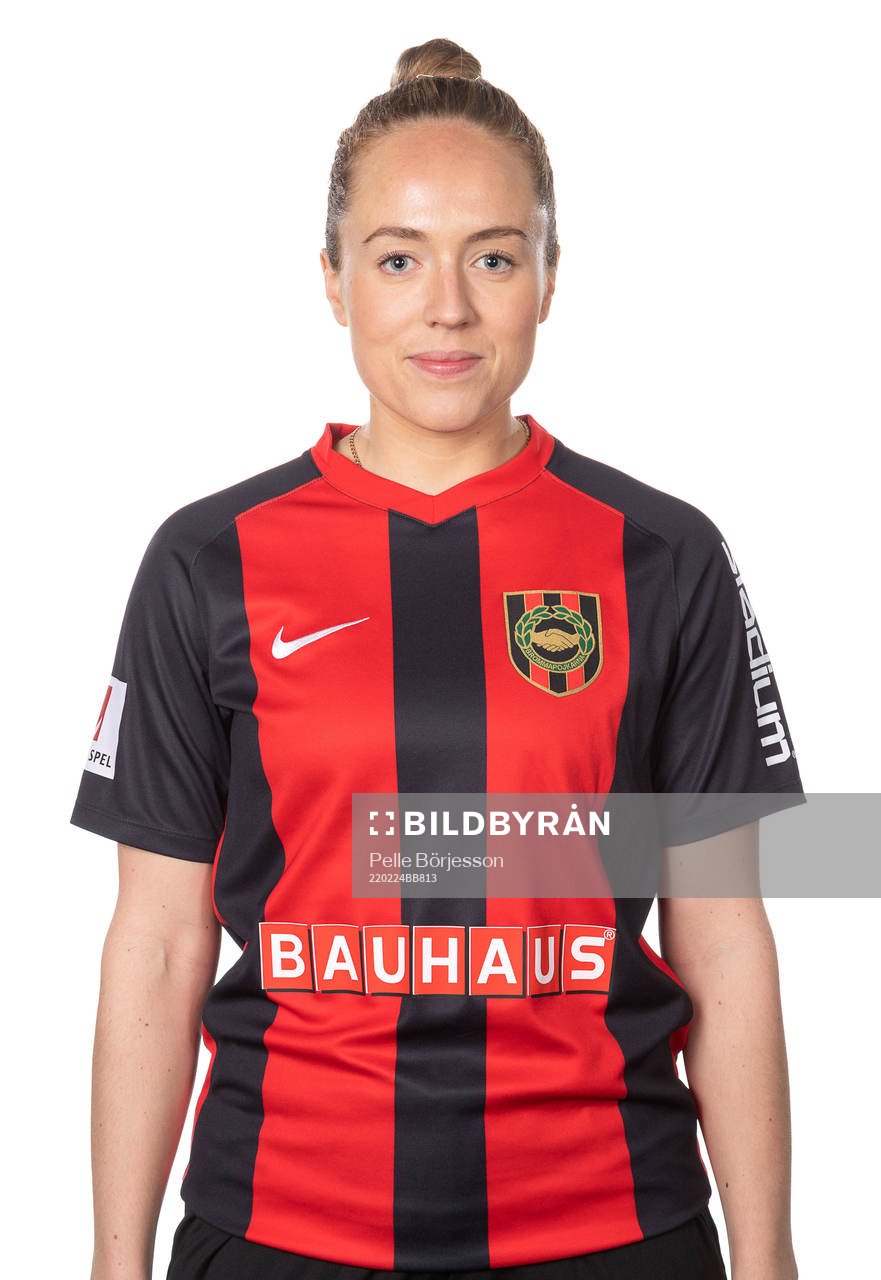Brommapojkarnas Alice Ahlberg poserar för ett porträtt den 24 februari 2022 i Stockholm.