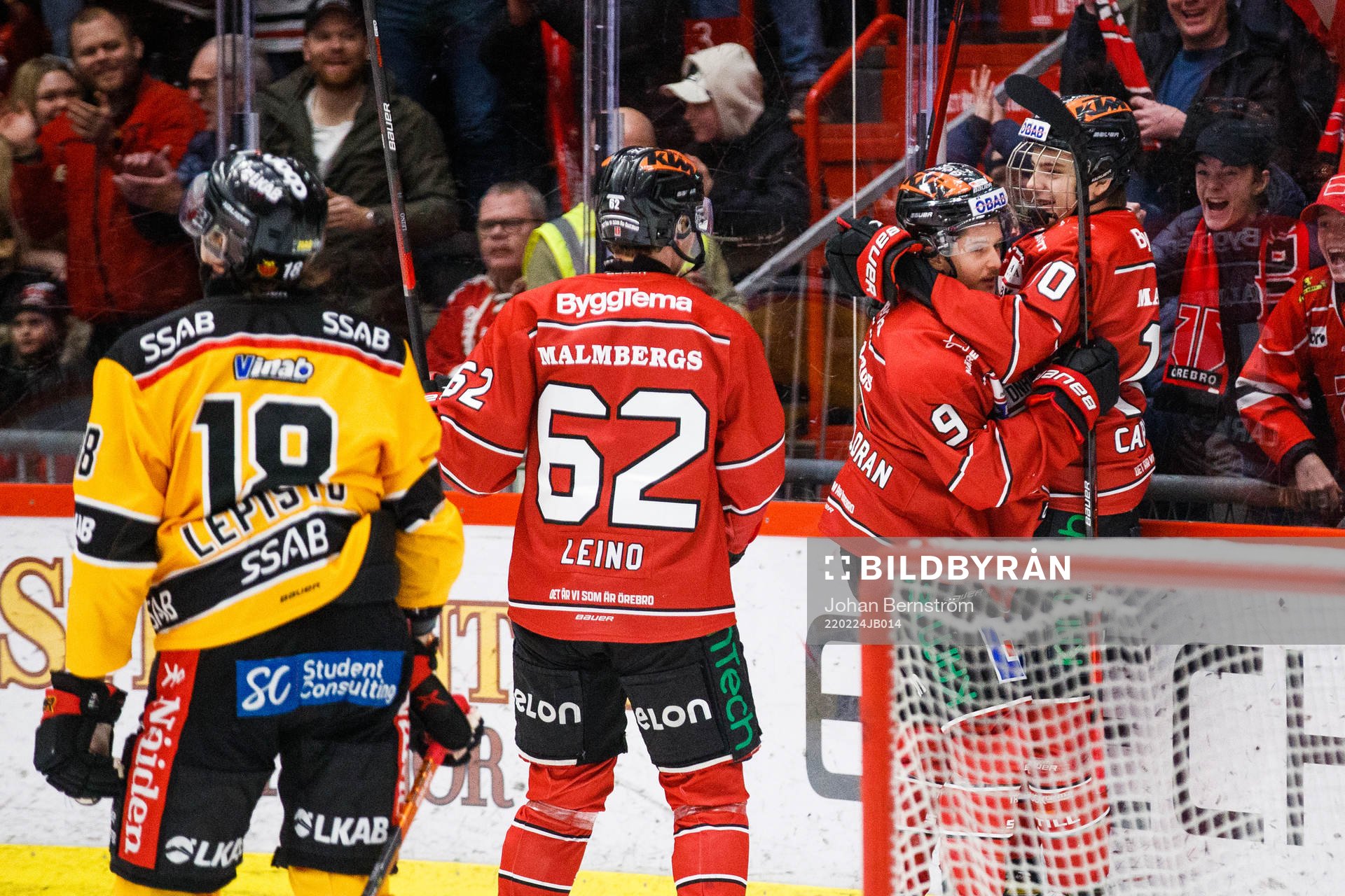 Örebros Leo Carlsson jublar