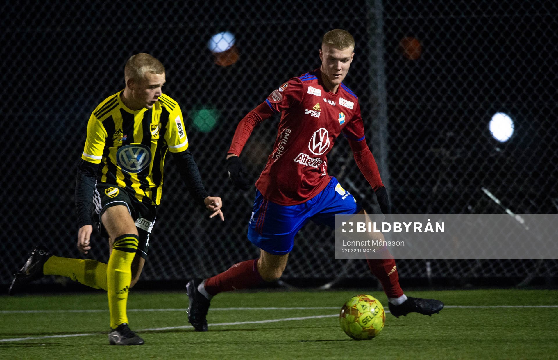 Östers Dennis Svernfors och IFK Hässleholms Olle Kjellman